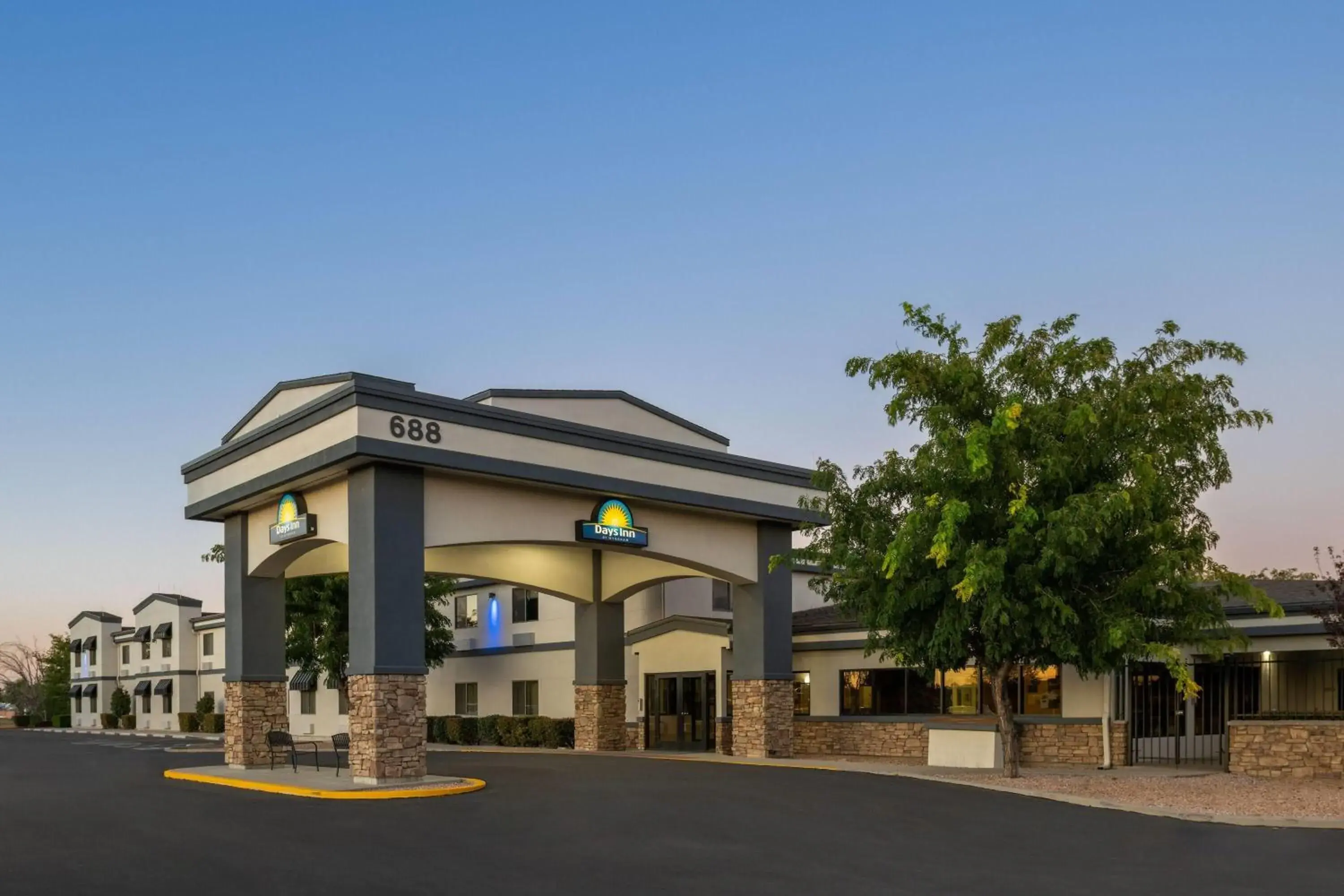 Property building in Days Inn by Wyndham Chino Valley Property building in Days Inn by Wyndham Chino Valley