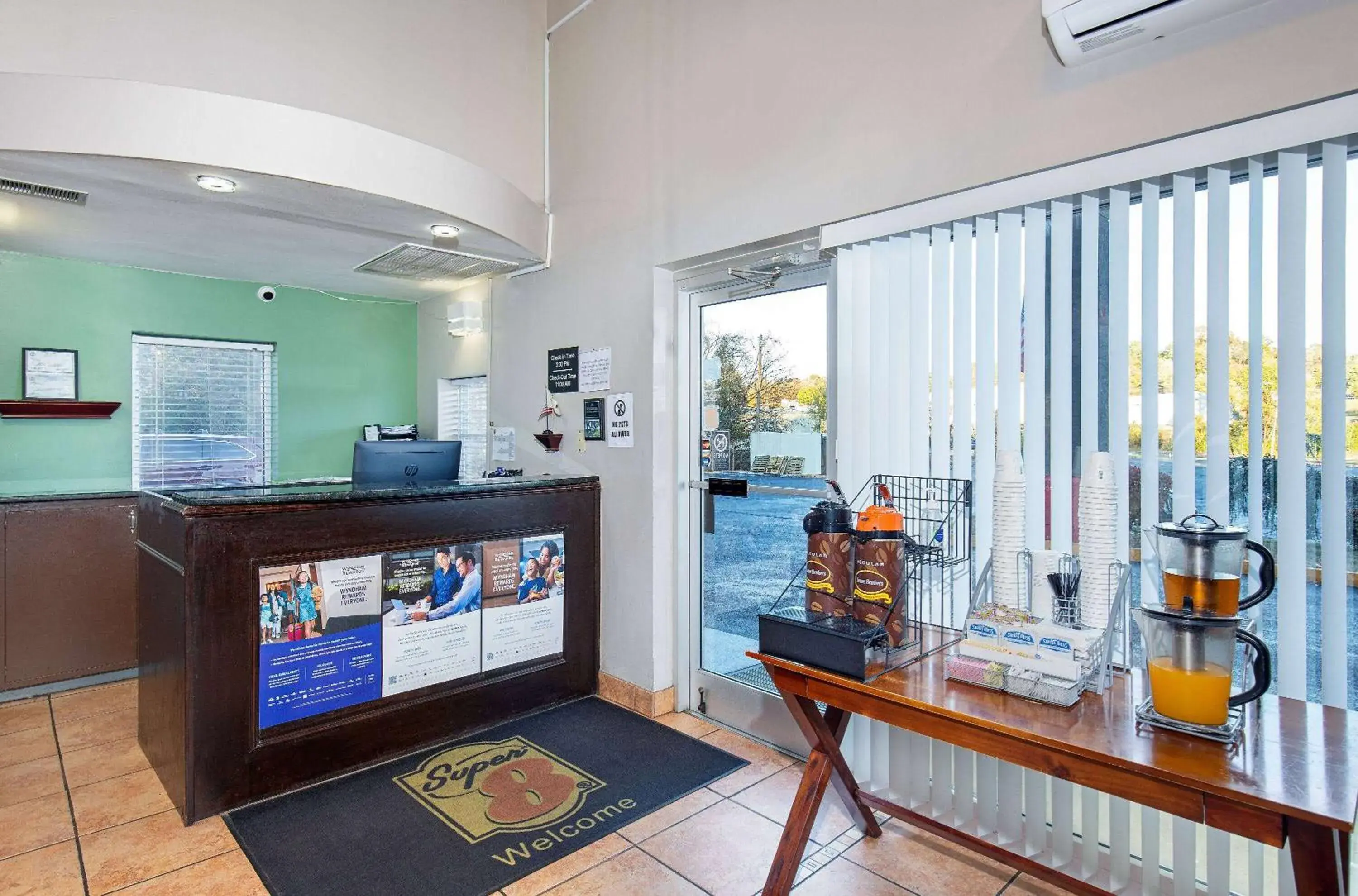 Lobby or reception in Super 8 by Wyndham Kingsport Lobby or reception in Super 8 by Wyndham Kingsport