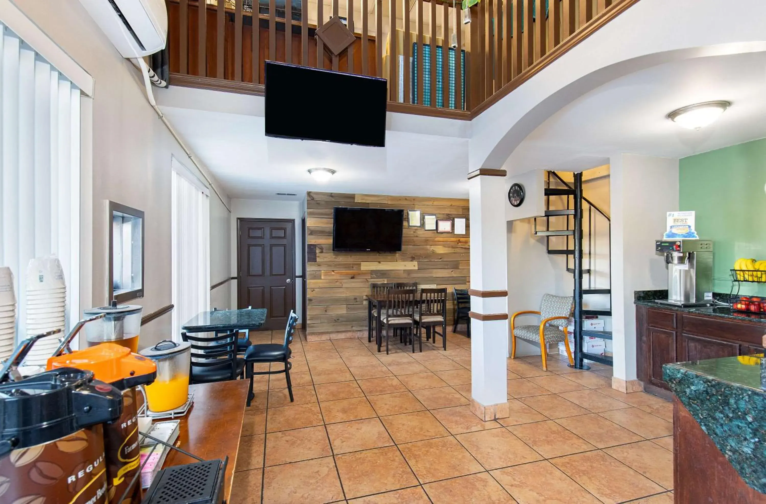 Lobby or reception in Super 8 by Wyndham Kingsport Lobby or reception in Super 8 by Wyndham Kingsport