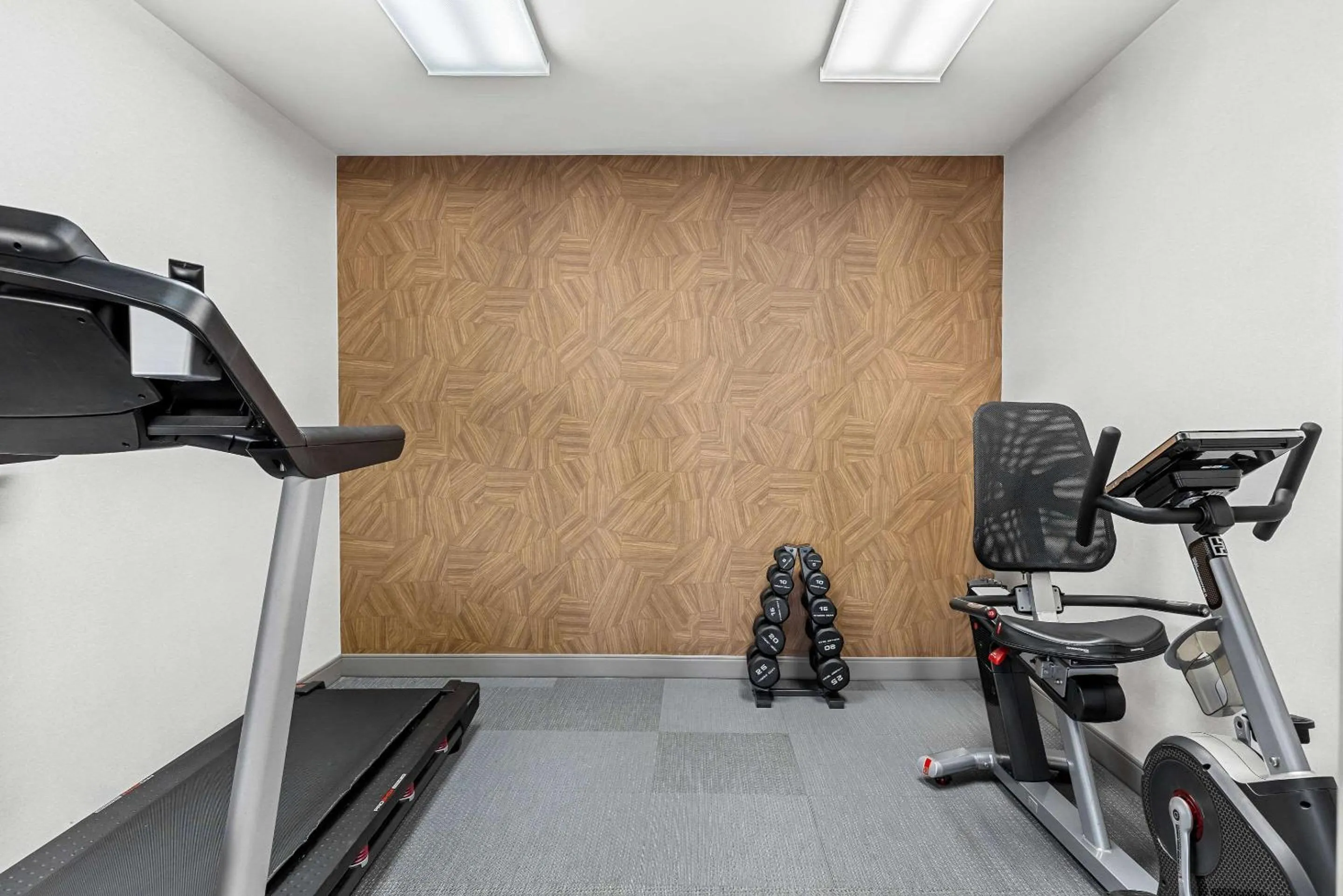 Fitness centre/facilities in Comfort Inn