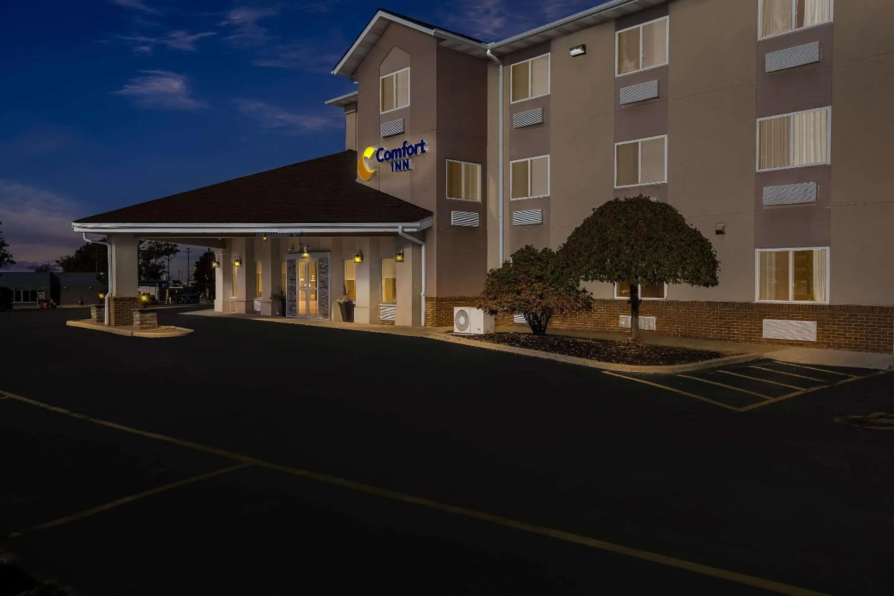 Property building in Comfort Inn Painesville - Concord Property building in Comfort Inn Painesville - Concord