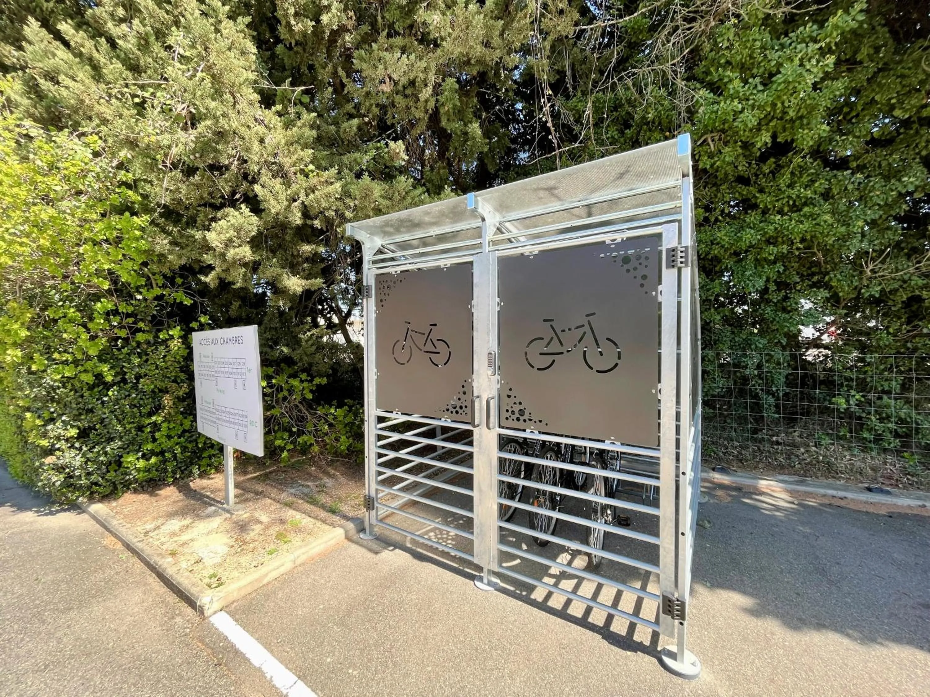 Cycling in Campanile Orange Centre sortie 21 sur A7 A9