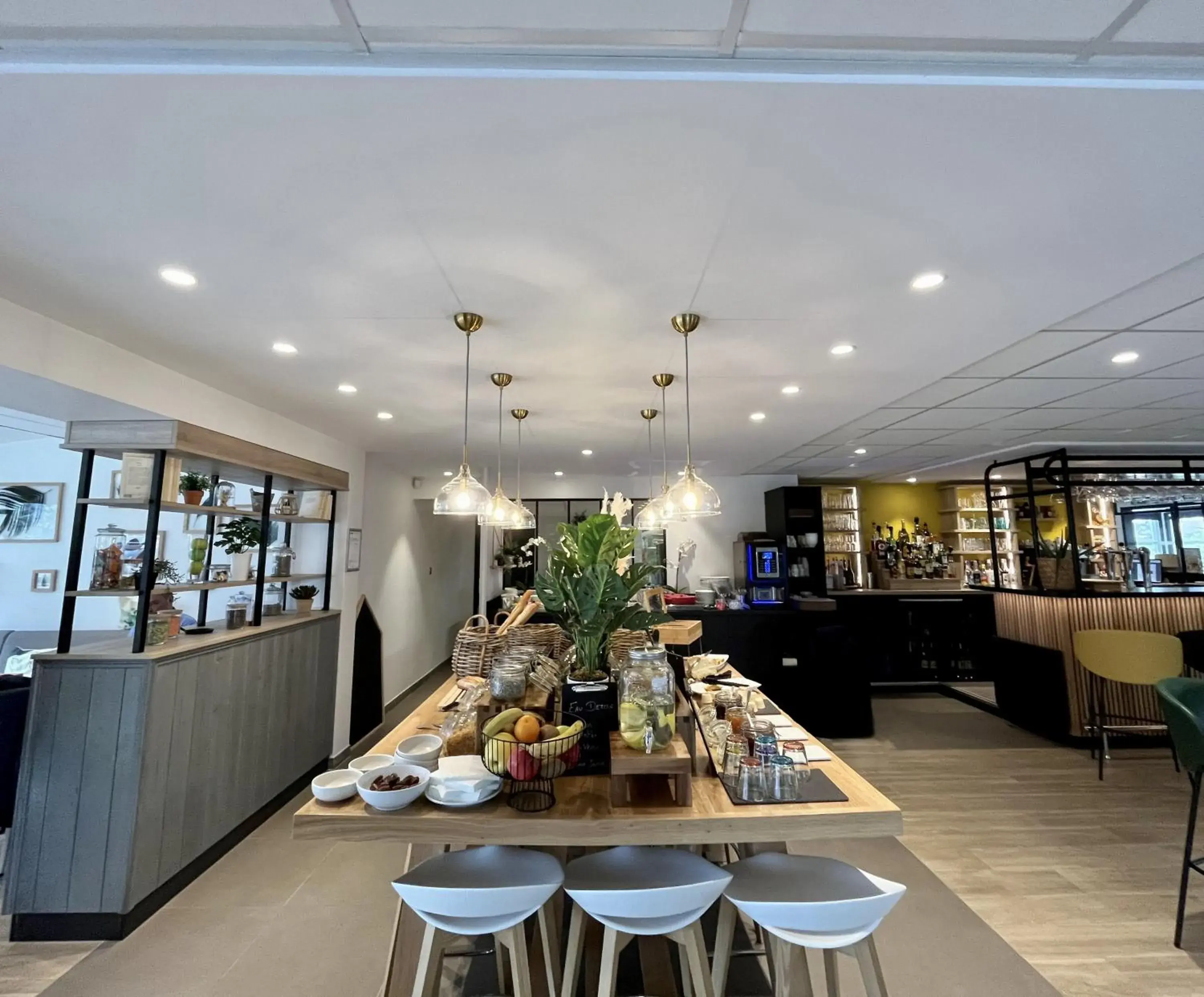 Food and drinks in Campanile Orange Centre sortie 21 sur A7 A9 Food and drinks in Campanile Orange Centre sortie 21 sur A7 A9