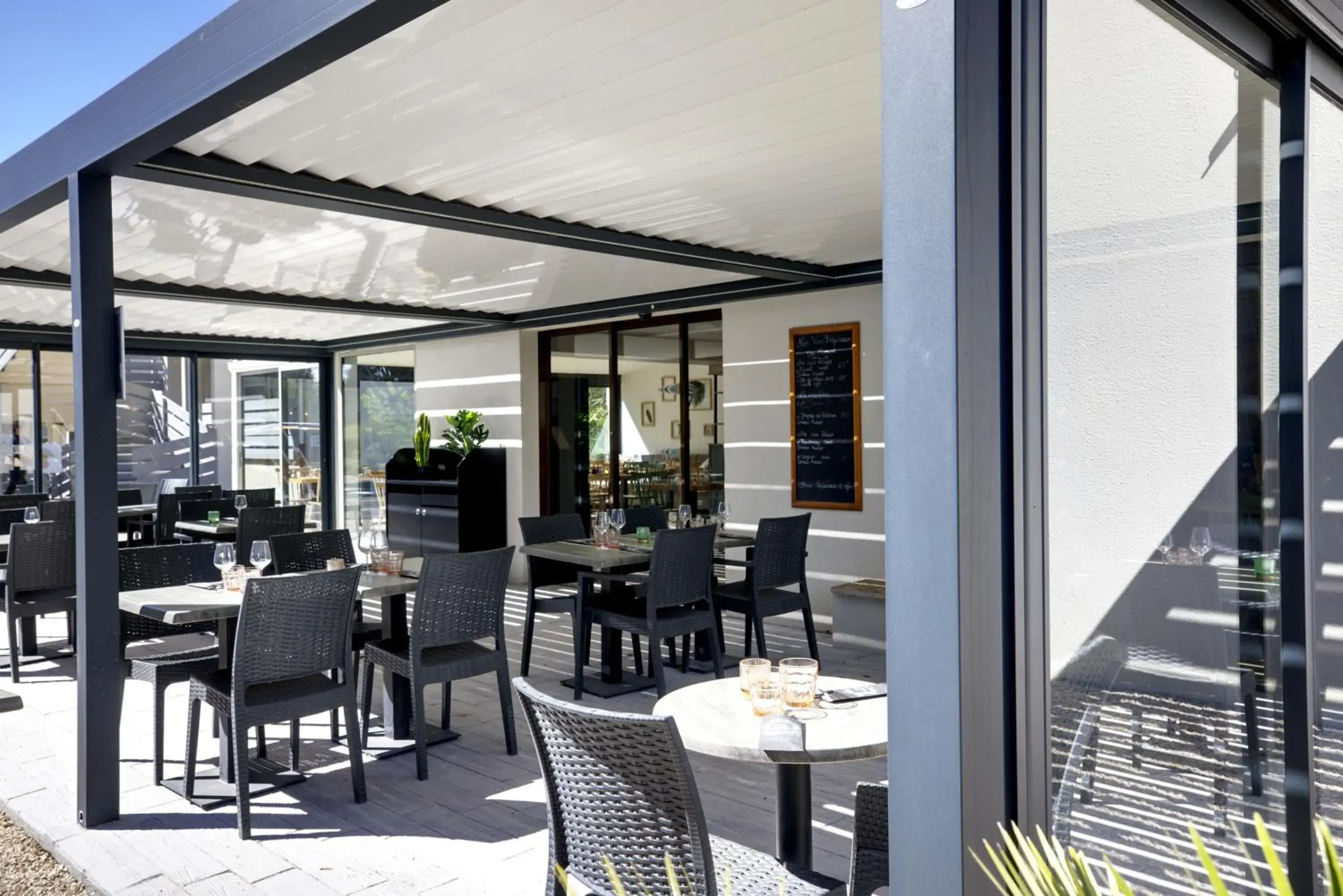 Restaurant/places to eat in Campanile Orange Centre sortie 21 sur A7 A9 Restaurant/places to eat in Campanile Orange Centre sortie 21 sur A7 A9