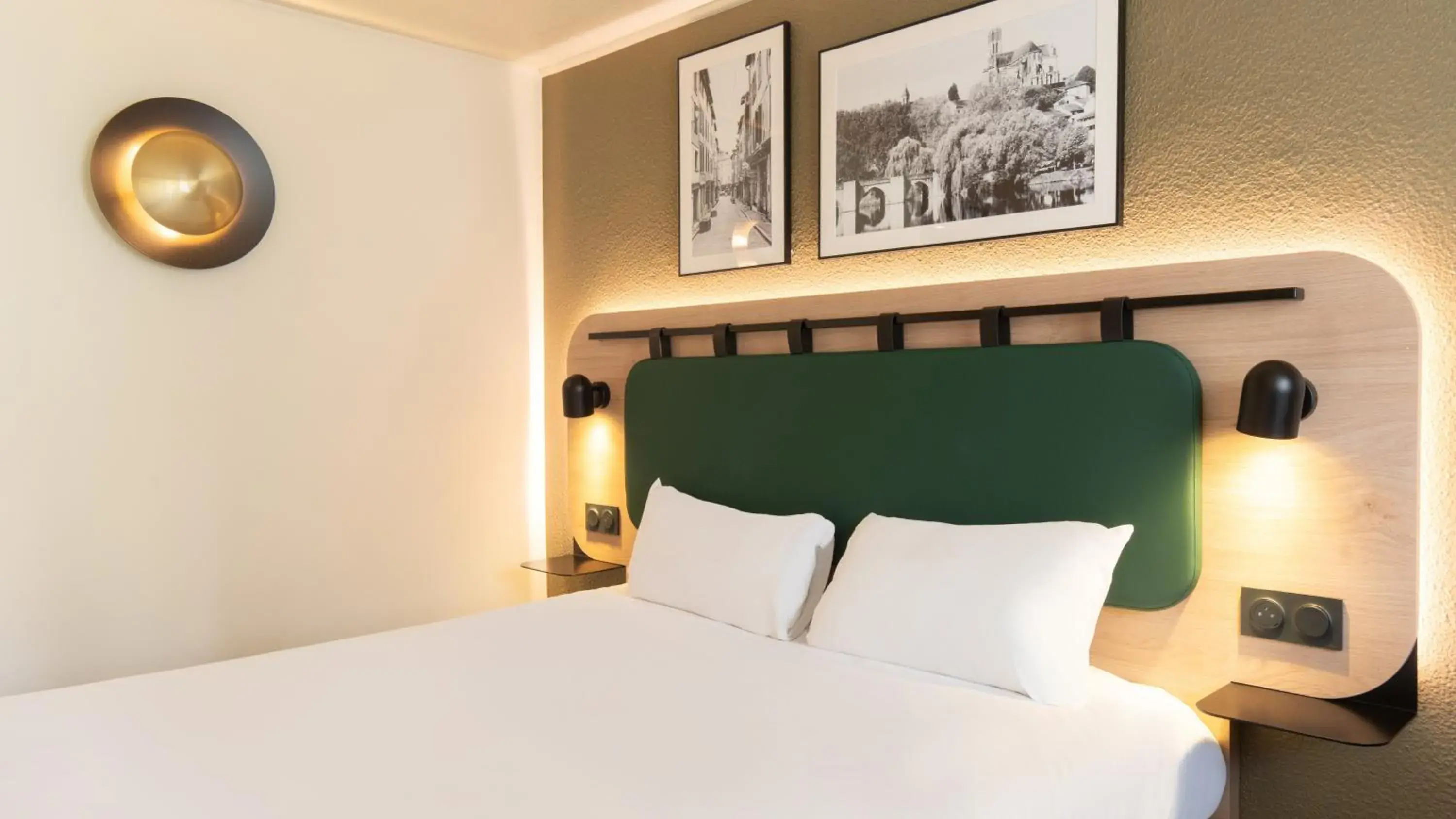 Bed in Campanile Orange Centre sortie 21 sur A7 A9 Bed in Campanile Orange Centre sortie 21 sur A7 A9