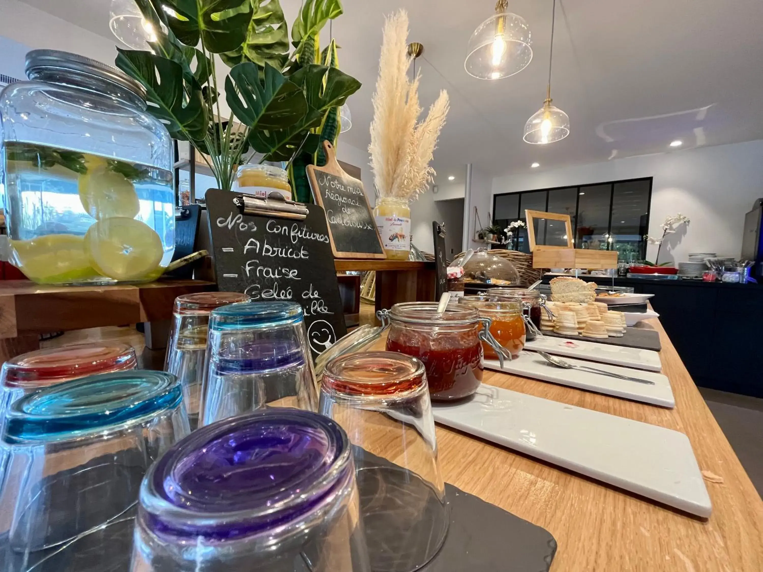 Food and drinks in Campanile Orange Centre sortie 21 sur A7 A9 Food and drinks in Campanile Orange Centre sortie 21 sur A7 A9