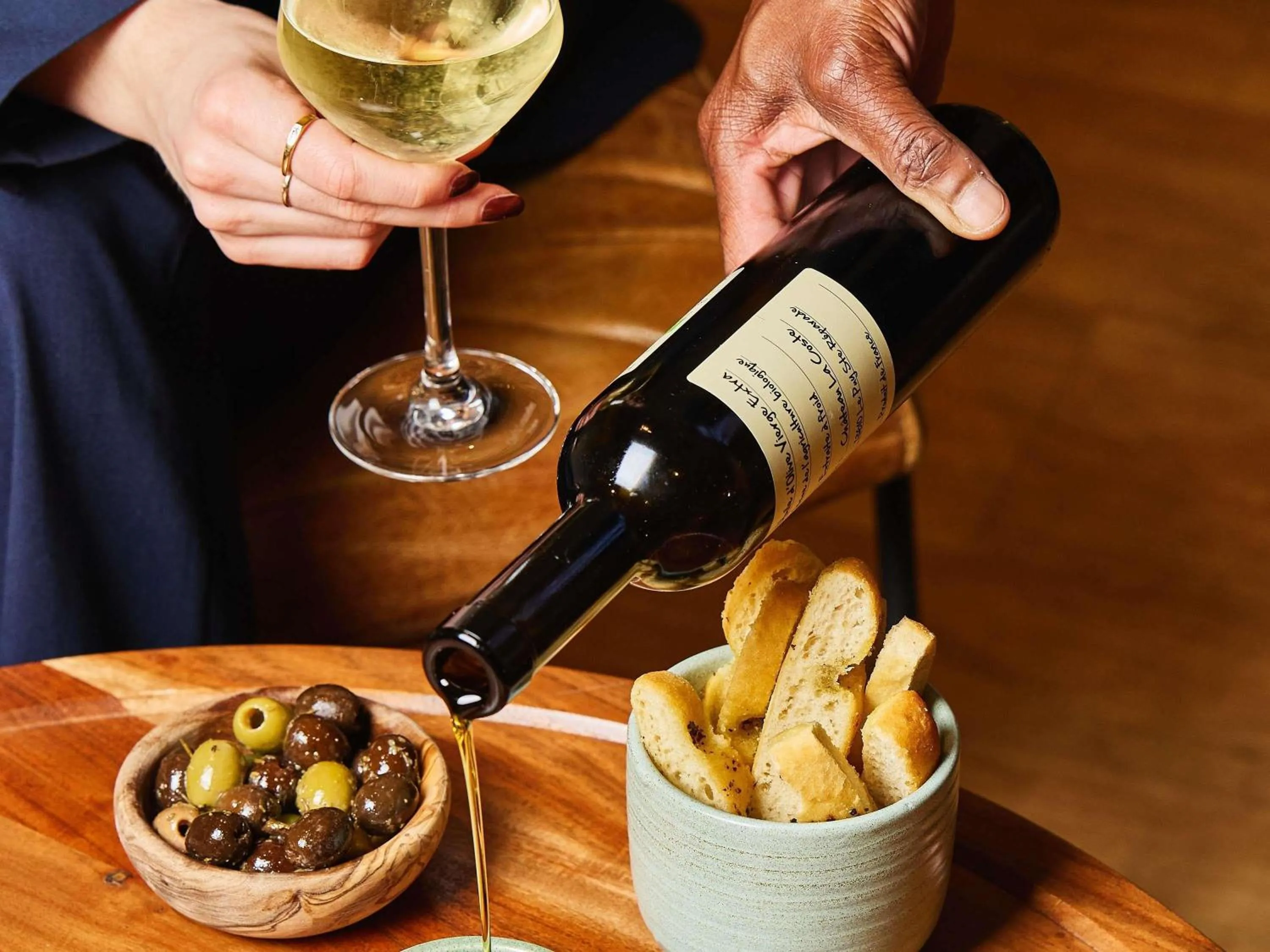 Restaurant/places to eat in Novotel Paris La Defense Esplanade