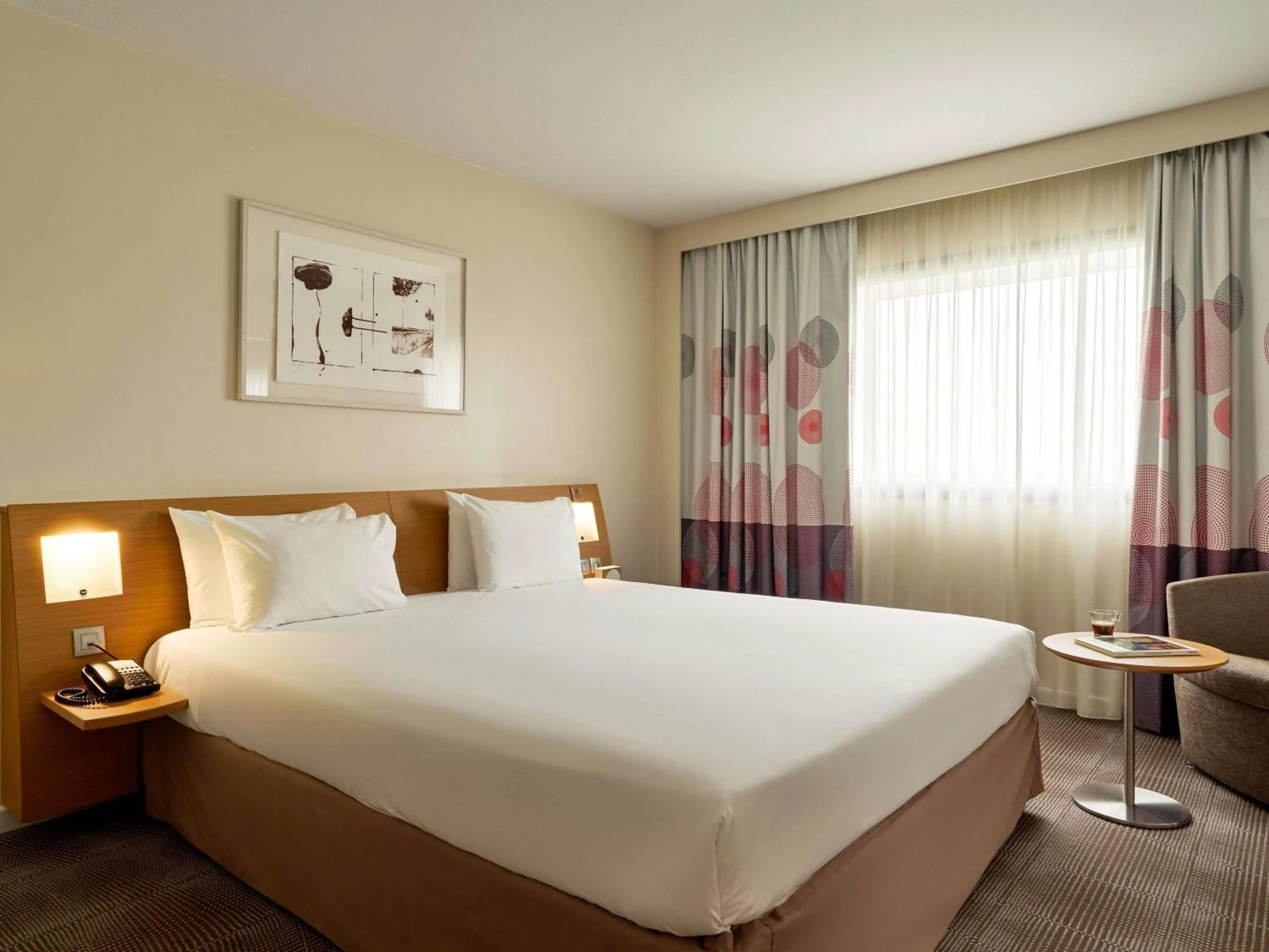 Photo of the whole room, Bed in Novotel Paris La Defense Esplanade