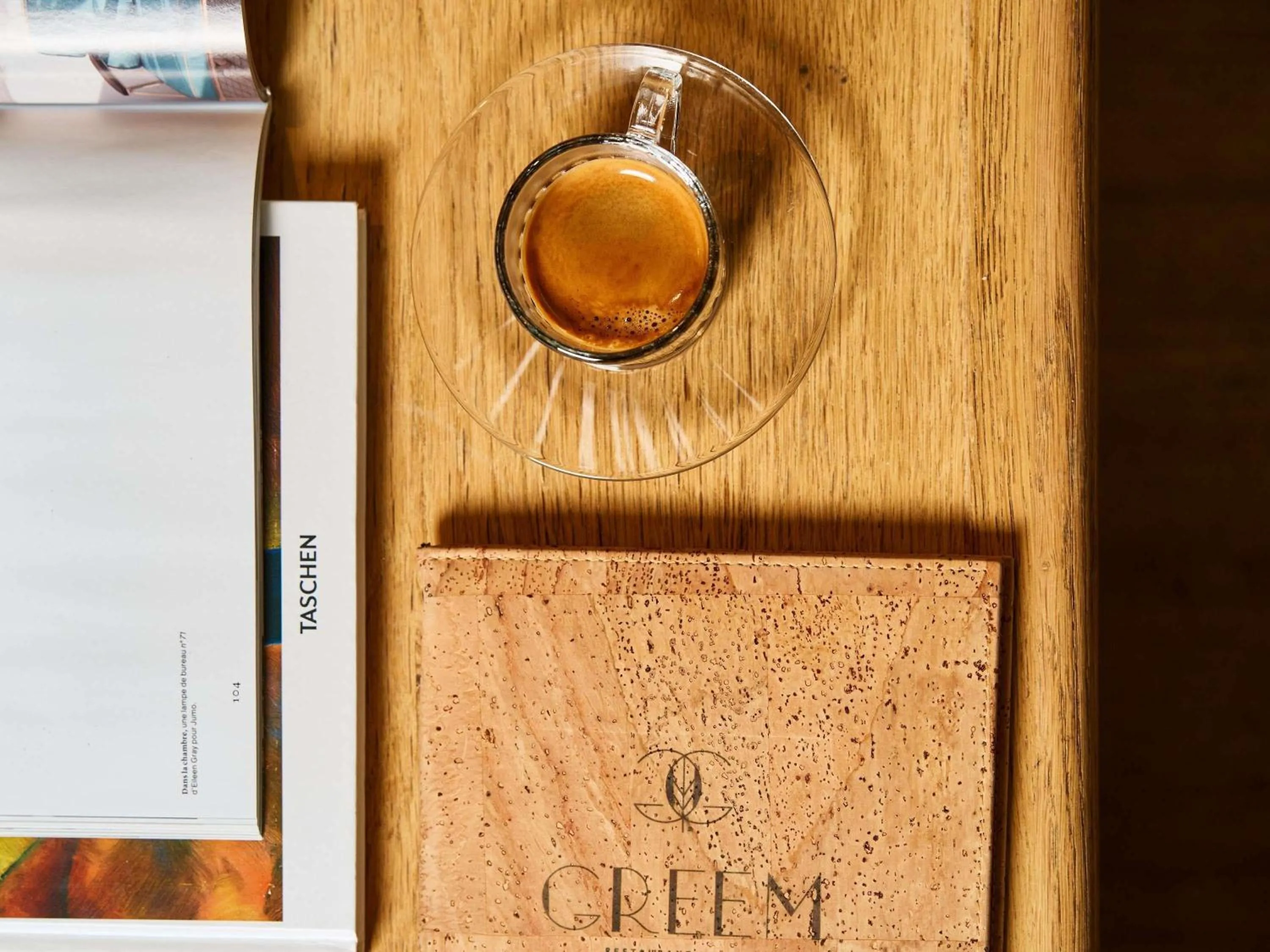 Restaurant/places to eat in Novotel Paris La Defense Esplanade