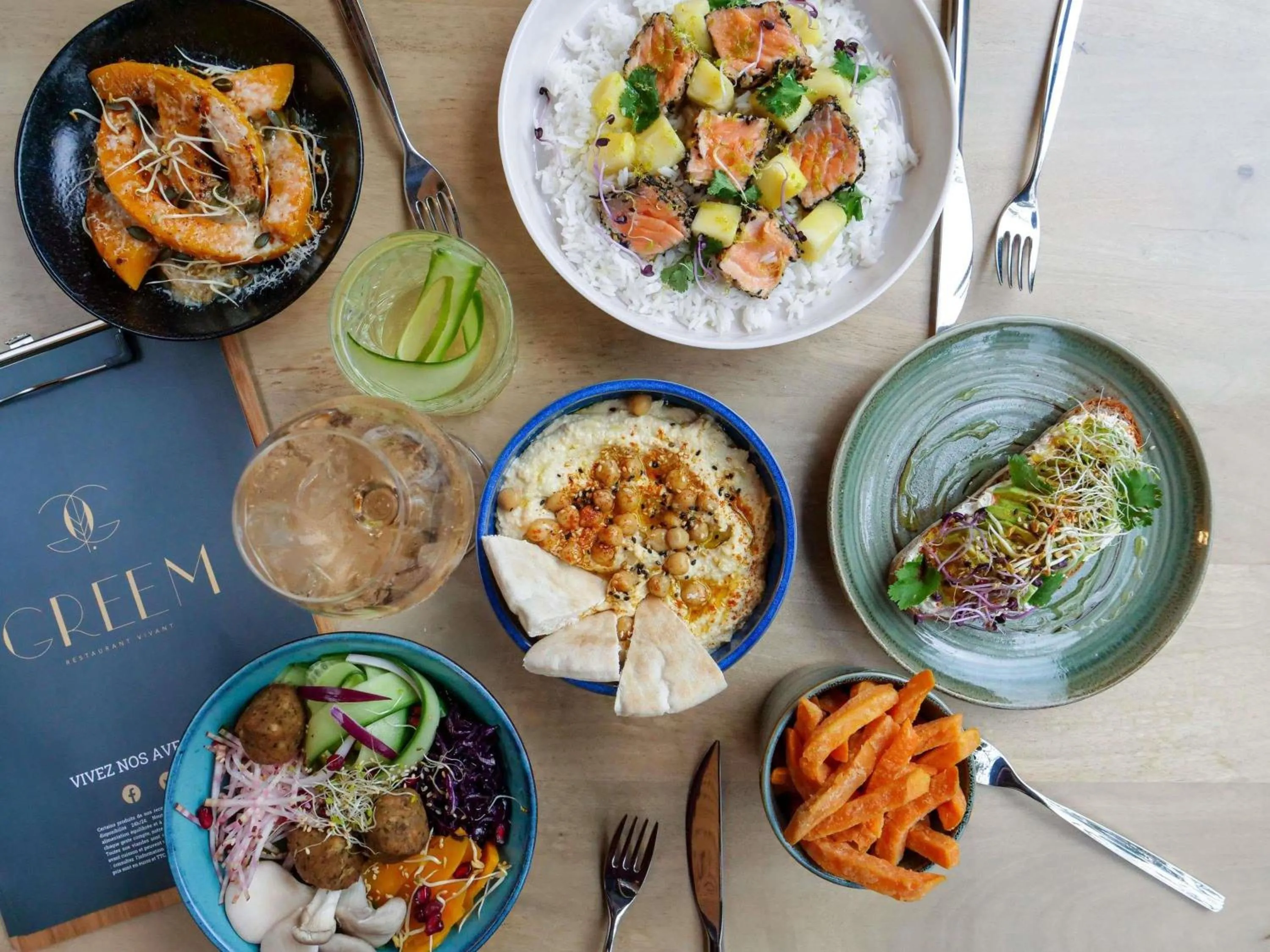 Restaurant/places to eat in Novotel Paris La Defense Esplanade