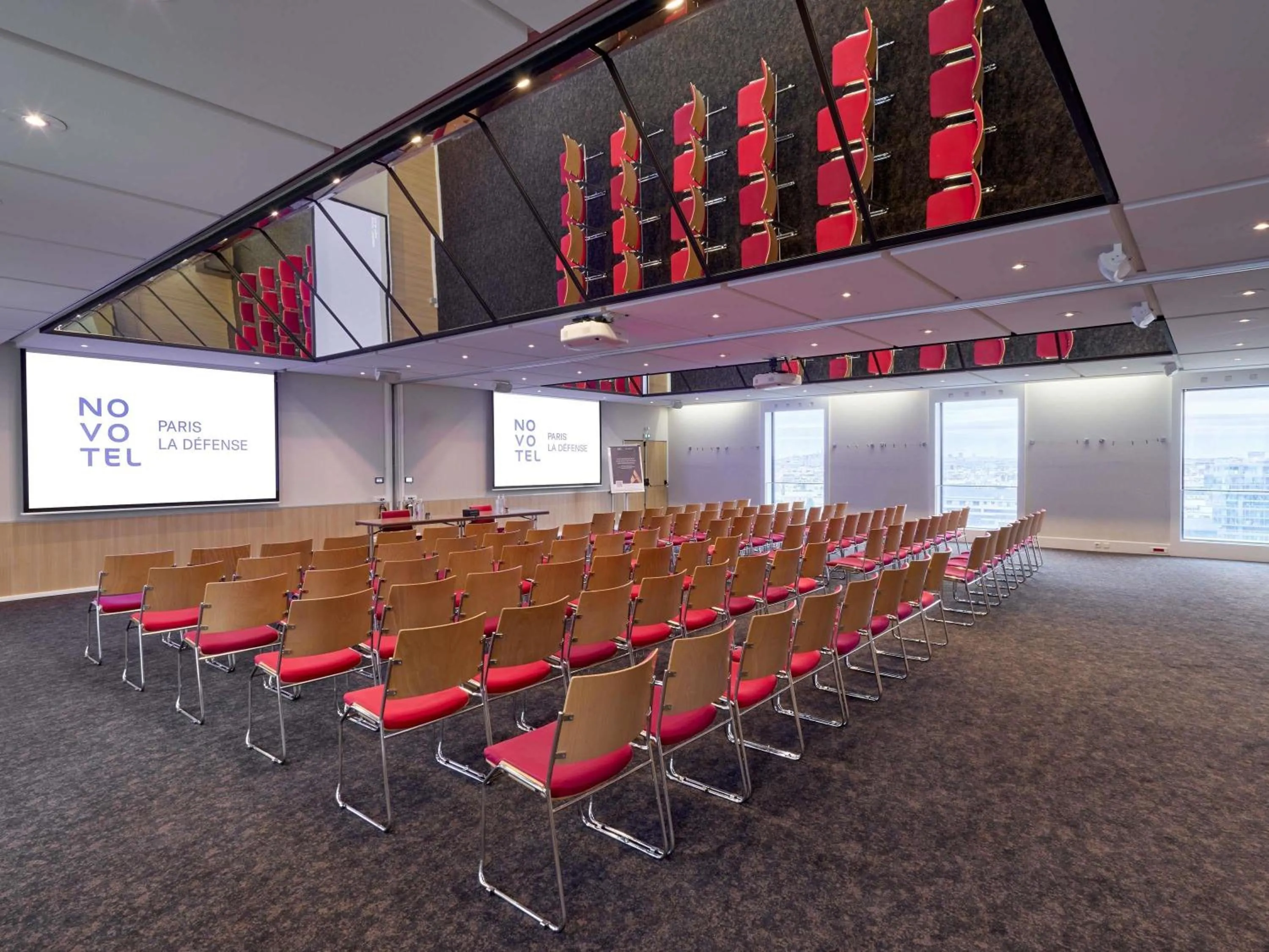 Meeting/conference room in Novotel Paris La Defense Esplanade