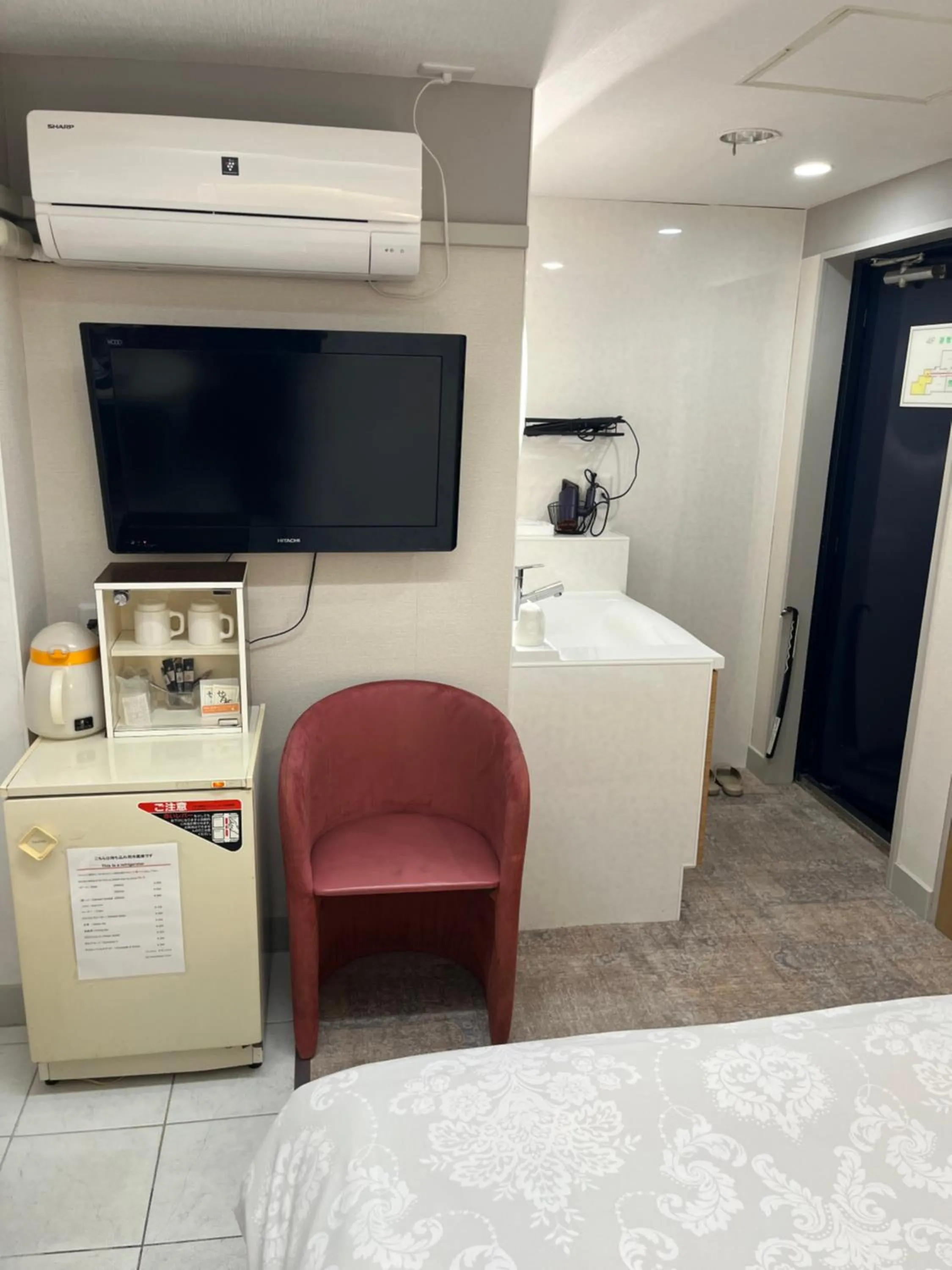 Bed in City Hotel Southern Cross