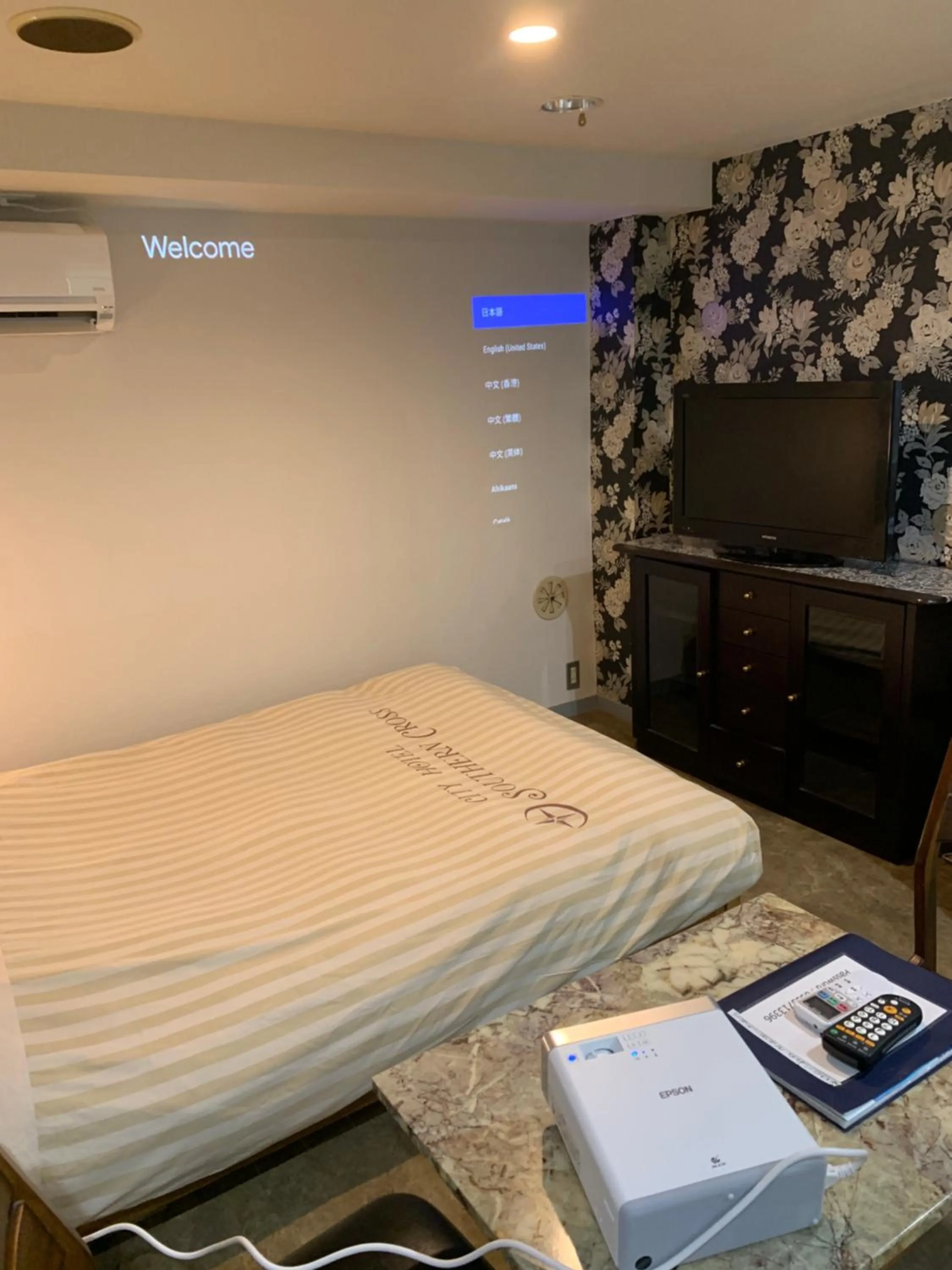 Bed in City Hotel Southern Cross