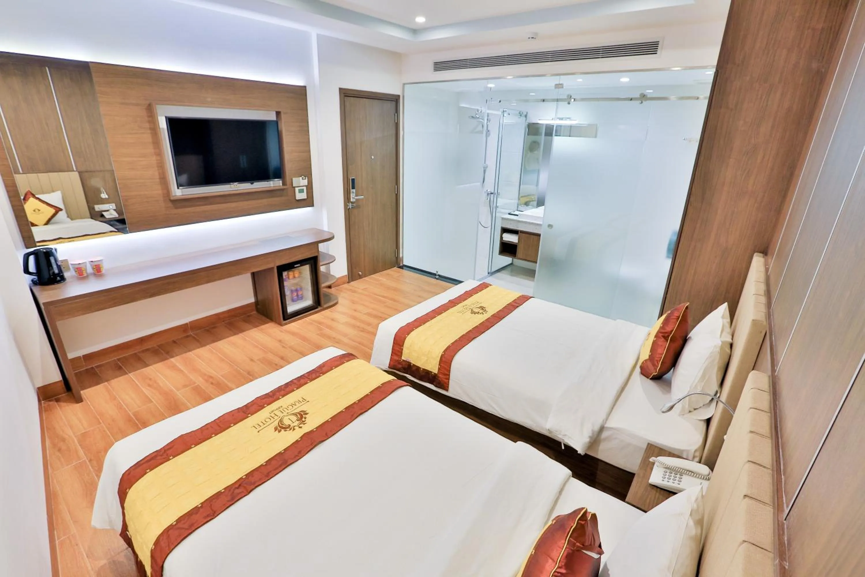 Photo of the whole room, Bed in Prague Saigon Airport Hotel