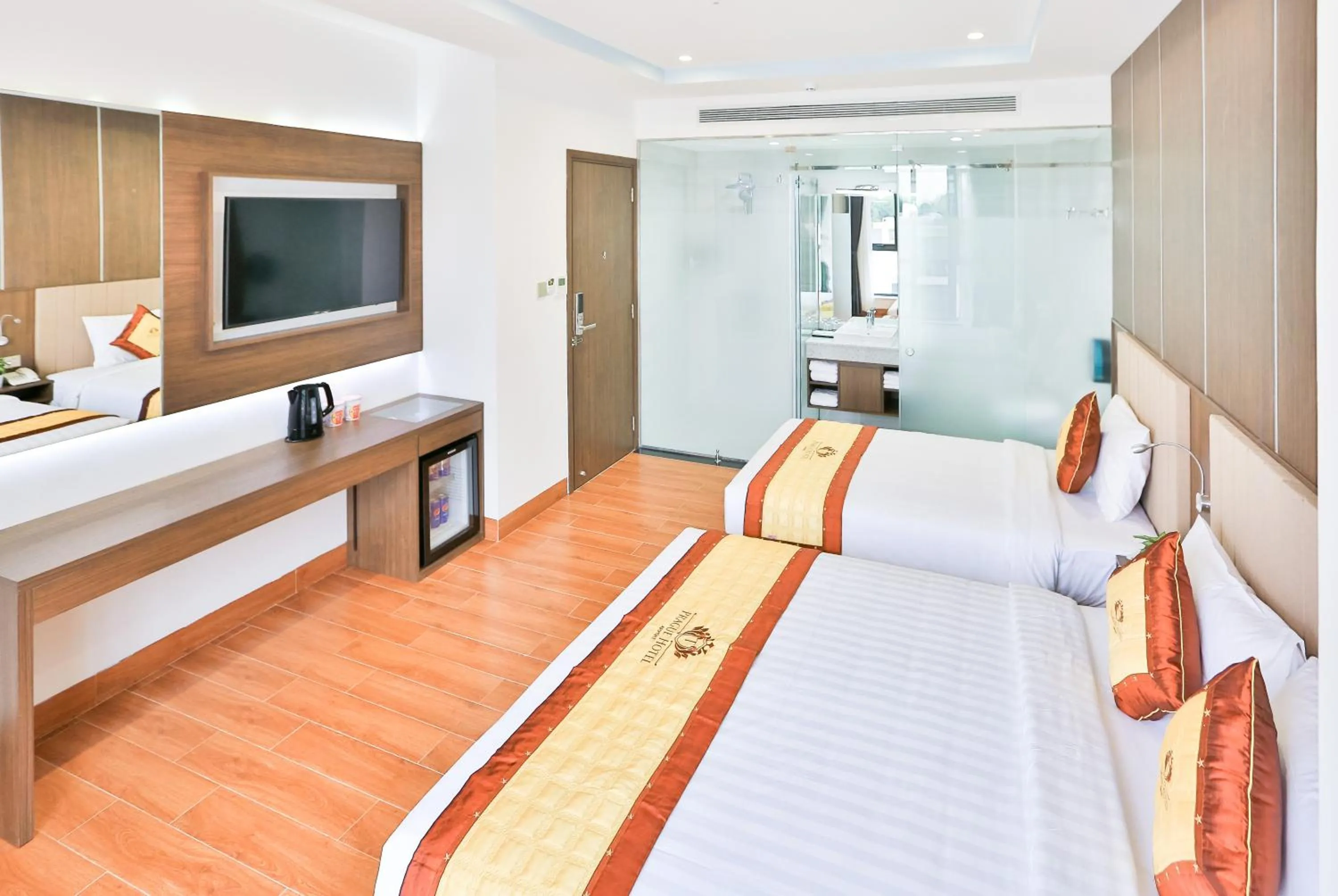 Photo of the whole room, Bed in Prague Saigon Airport Hotel