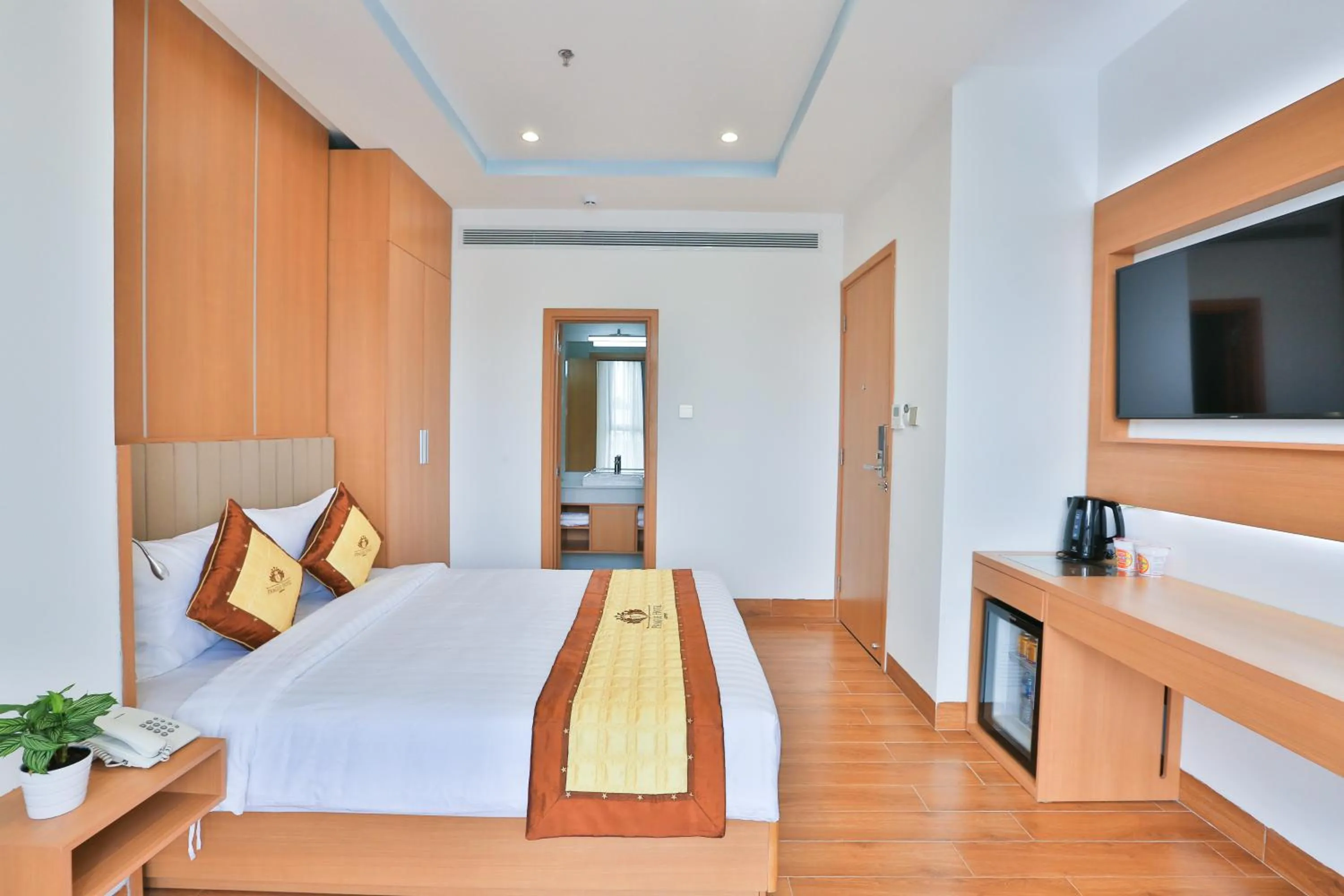 Photo of the whole room, Bed in Prague Saigon Airport Hotel