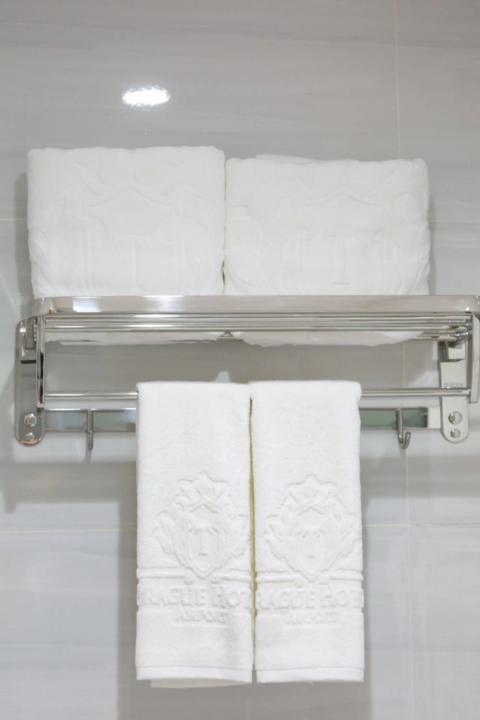 Bathroom in Prague Saigon Airport Hotel