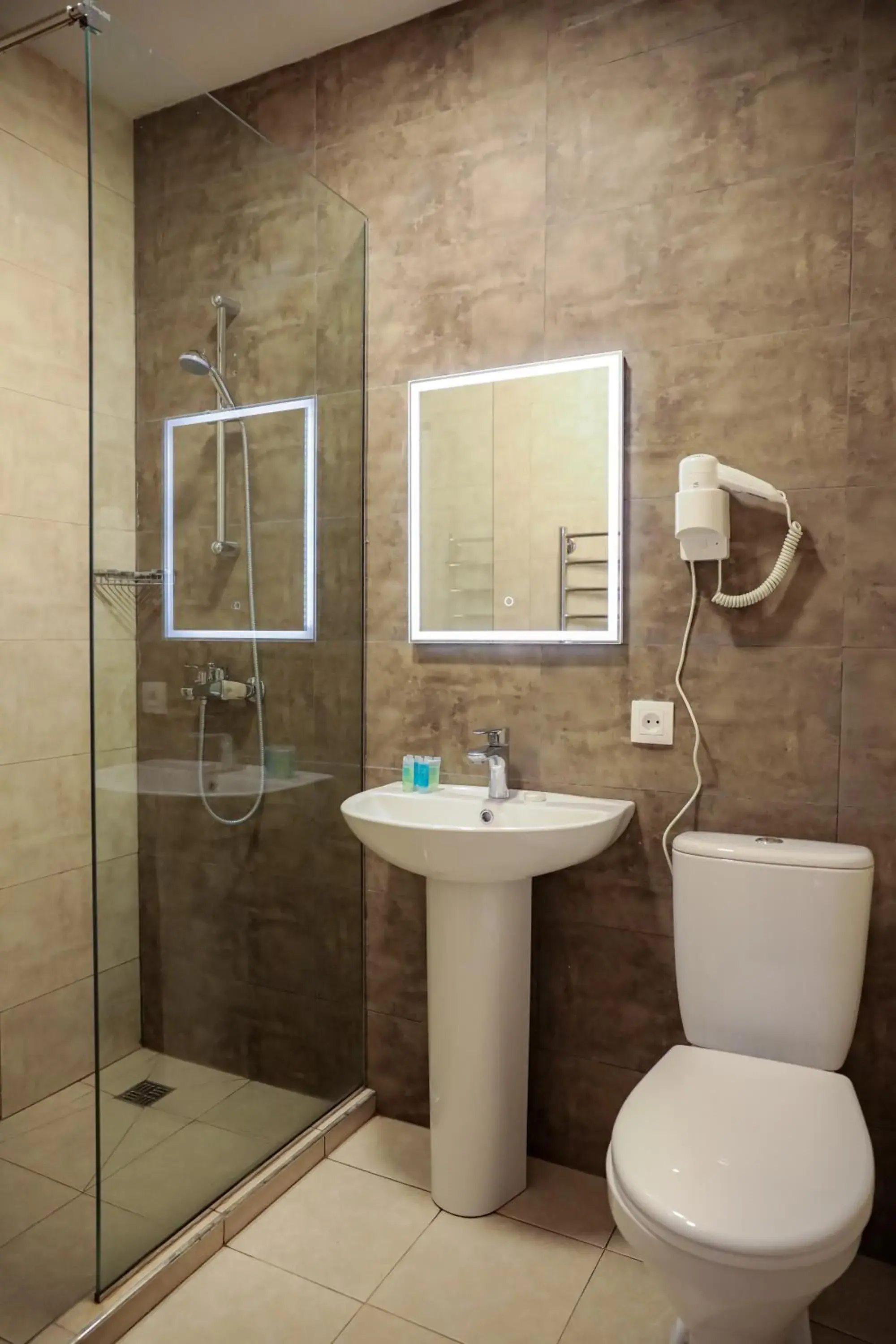 Deluxe Double Room in Garden Inn Resort Sevan Deluxe Double Room in Garden Inn Resort Sevan