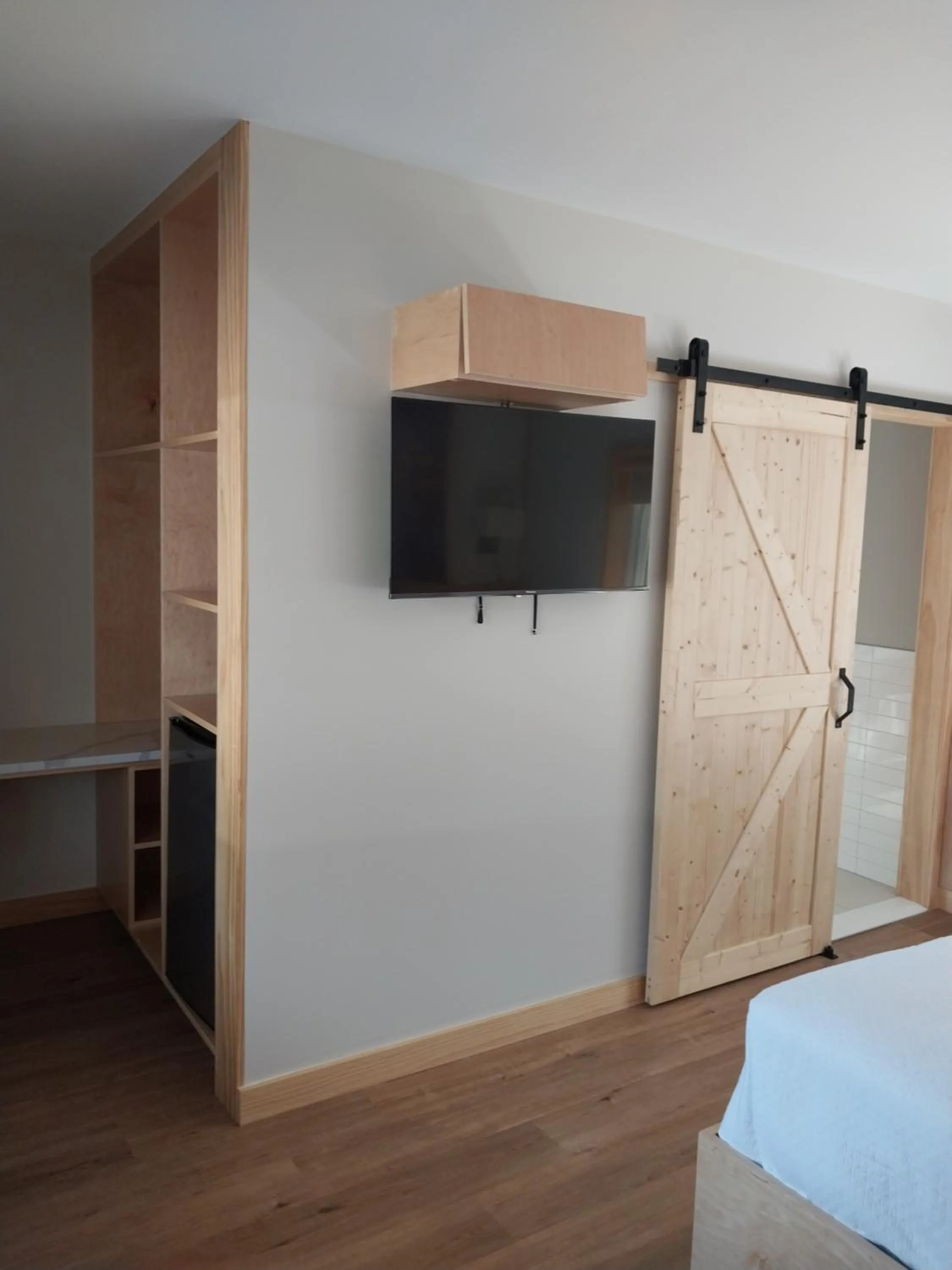 Bed in Greenview Inn Riverhead