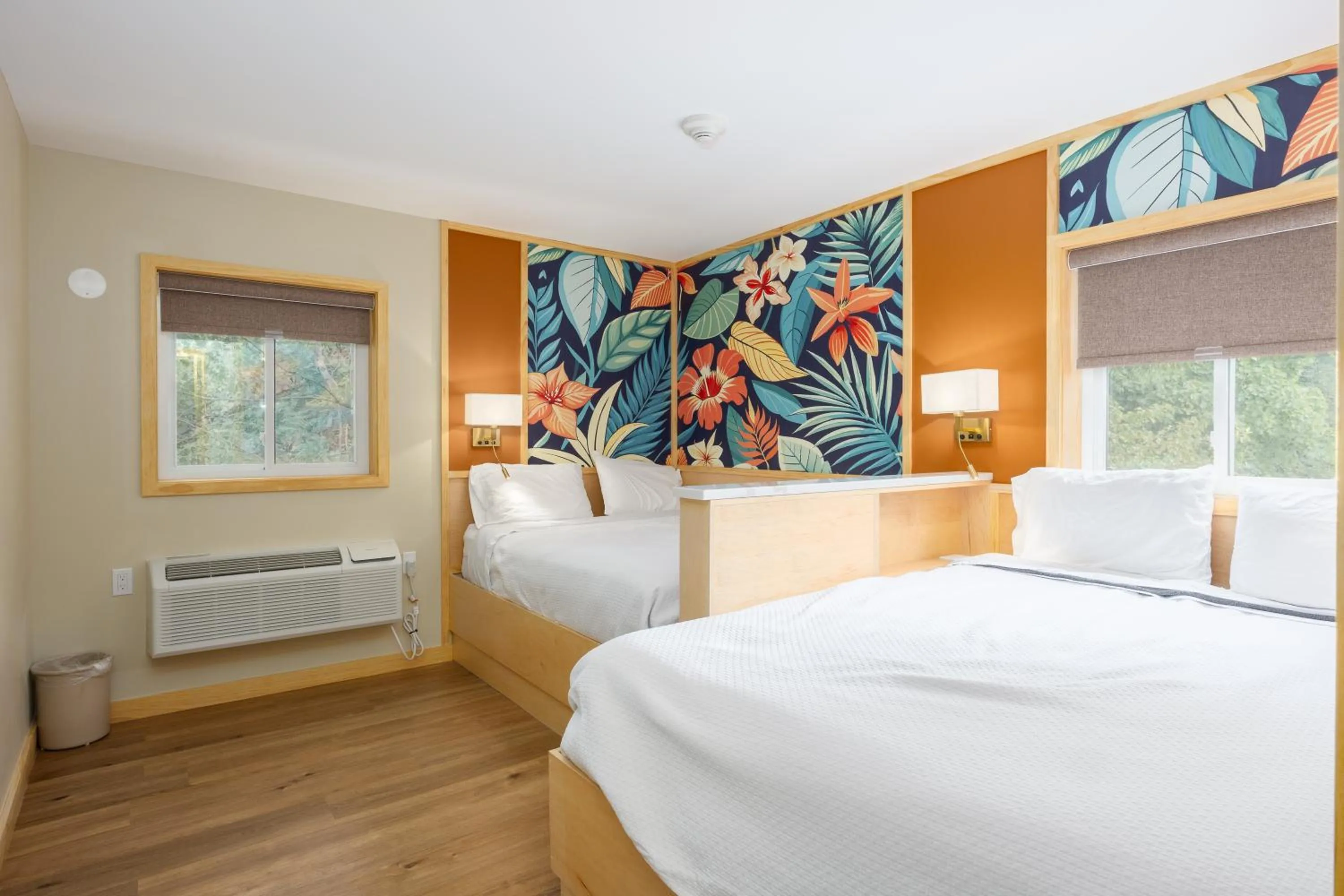 Bed in Greenview Inn Riverhead