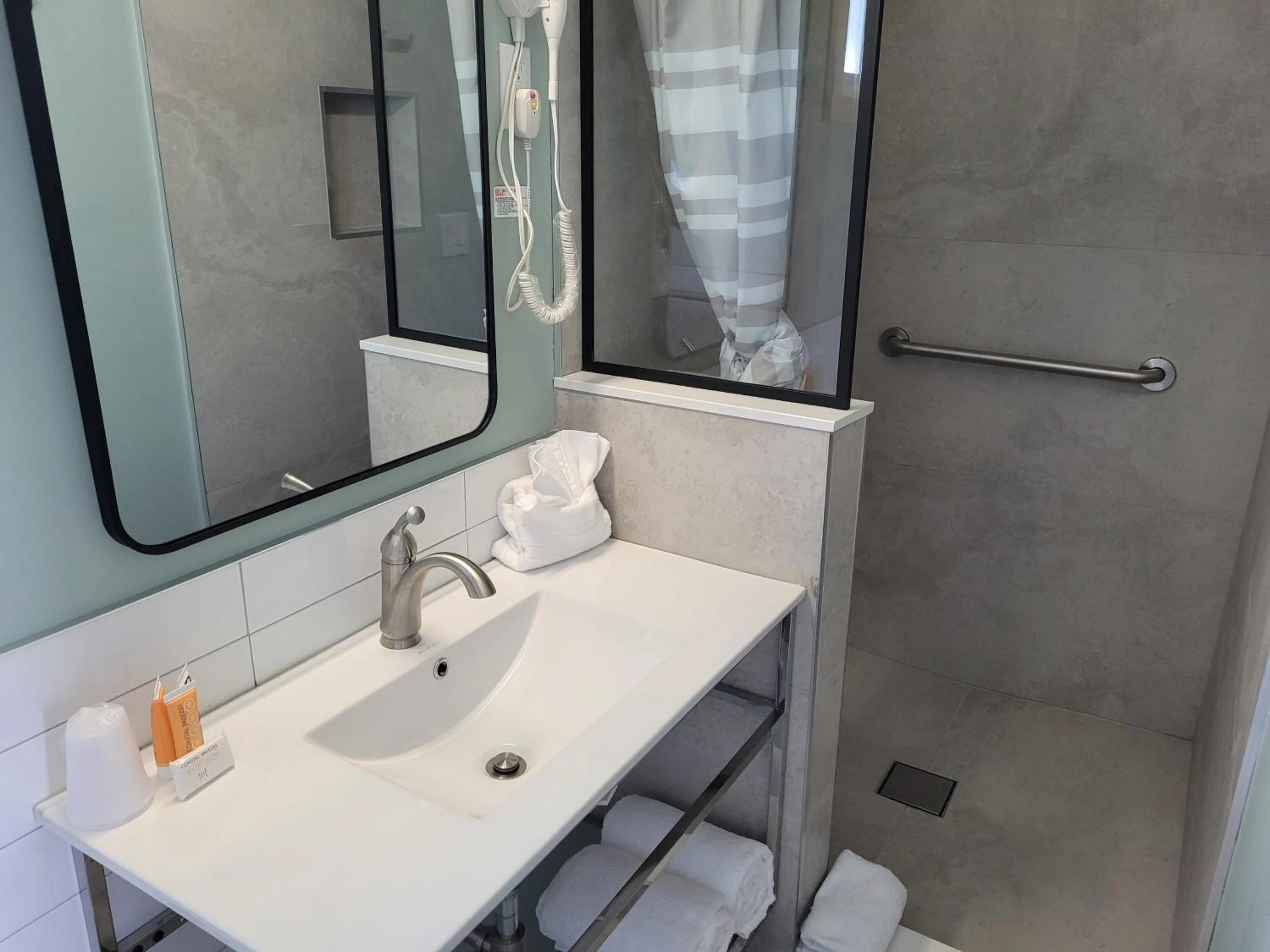 Bathroom in Greenview Inn Riverhead