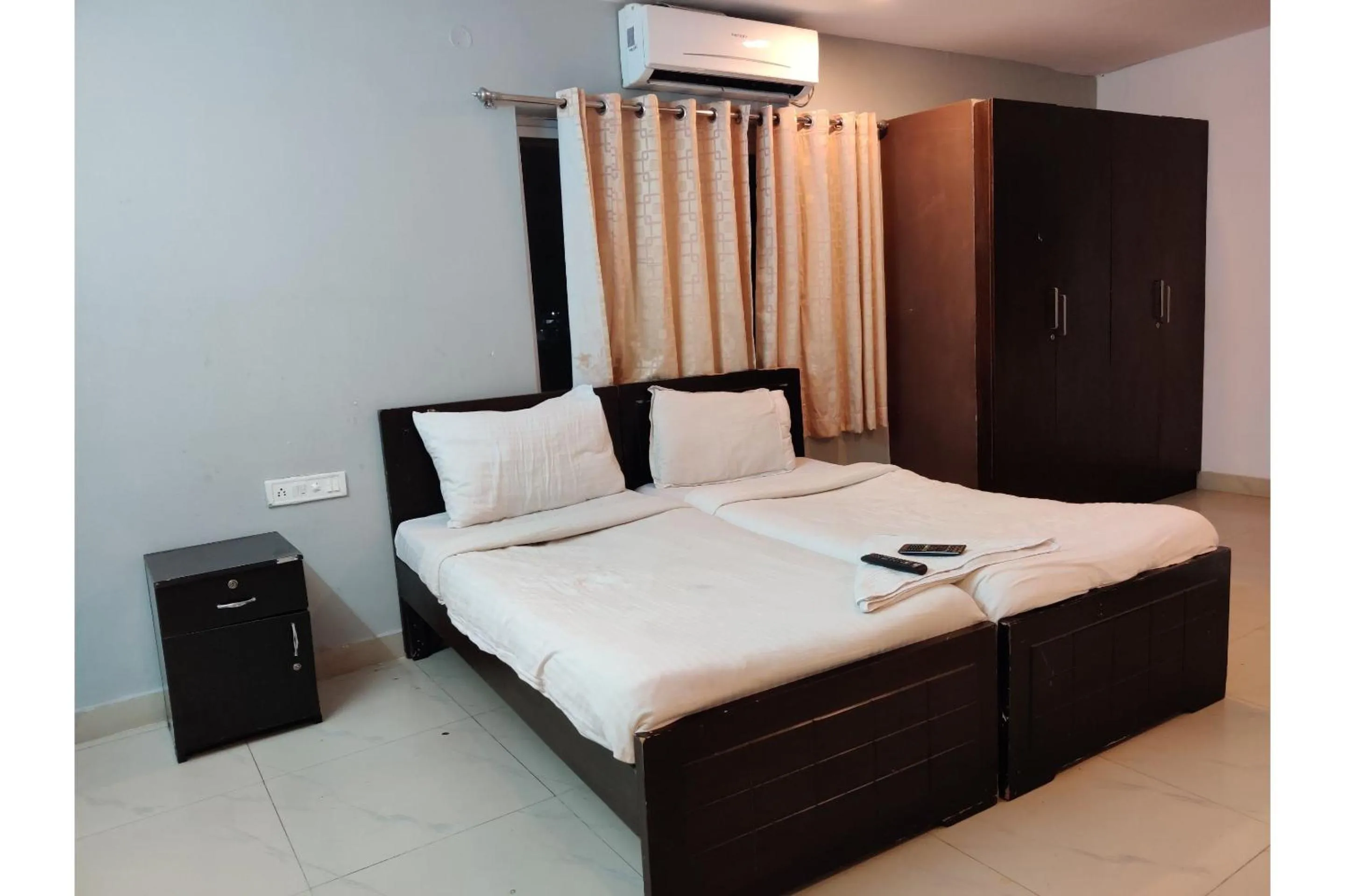 Bedroom, Bed in Collection O Jubilee Banjara Suites