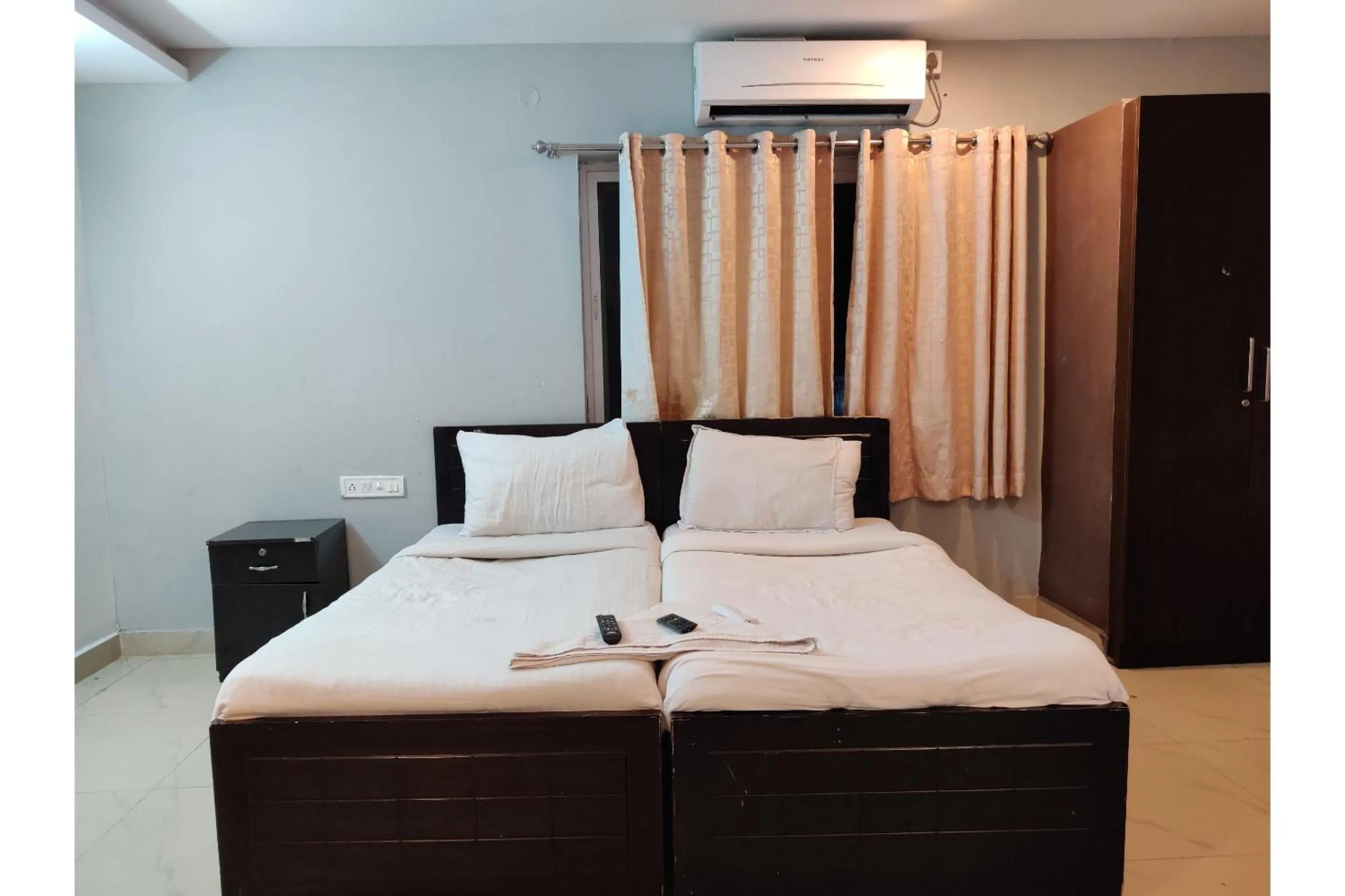 Bedroom, Bed in Collection O Jubilee Banjara Suites