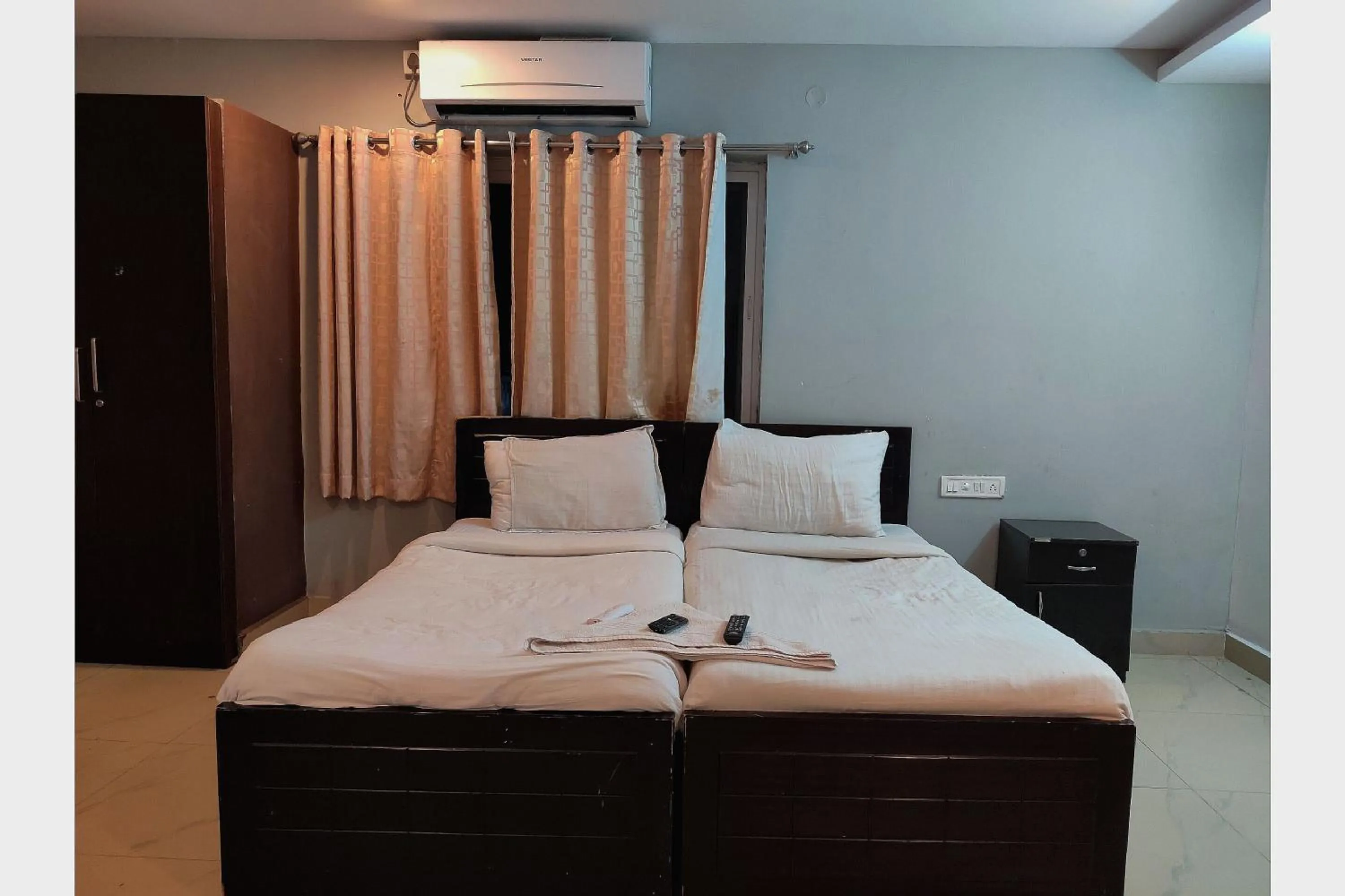 Bedroom, Bed in Collection O Jubilee Banjara Suites