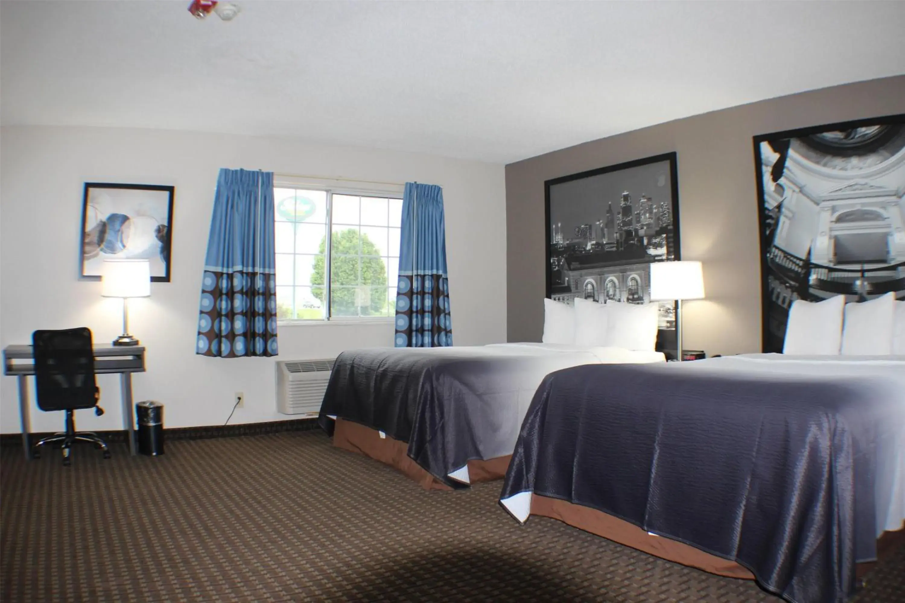Photo of the whole room, Bed in Super 8 by Wyndham Gardner Photo of the whole room, Bed in Super 8 by Wyndham Gardner