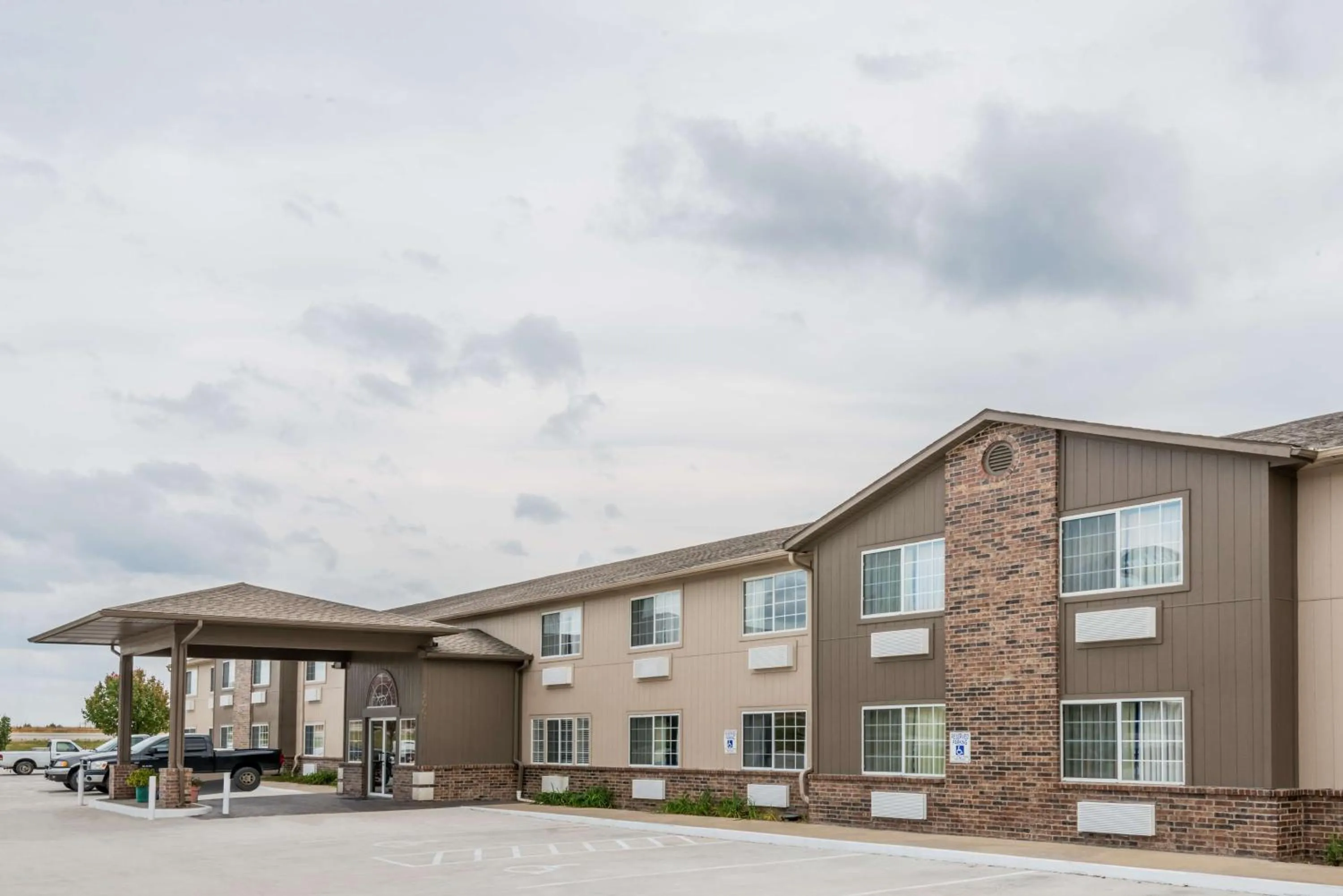 Property building in Super 8 by Wyndham Gardner