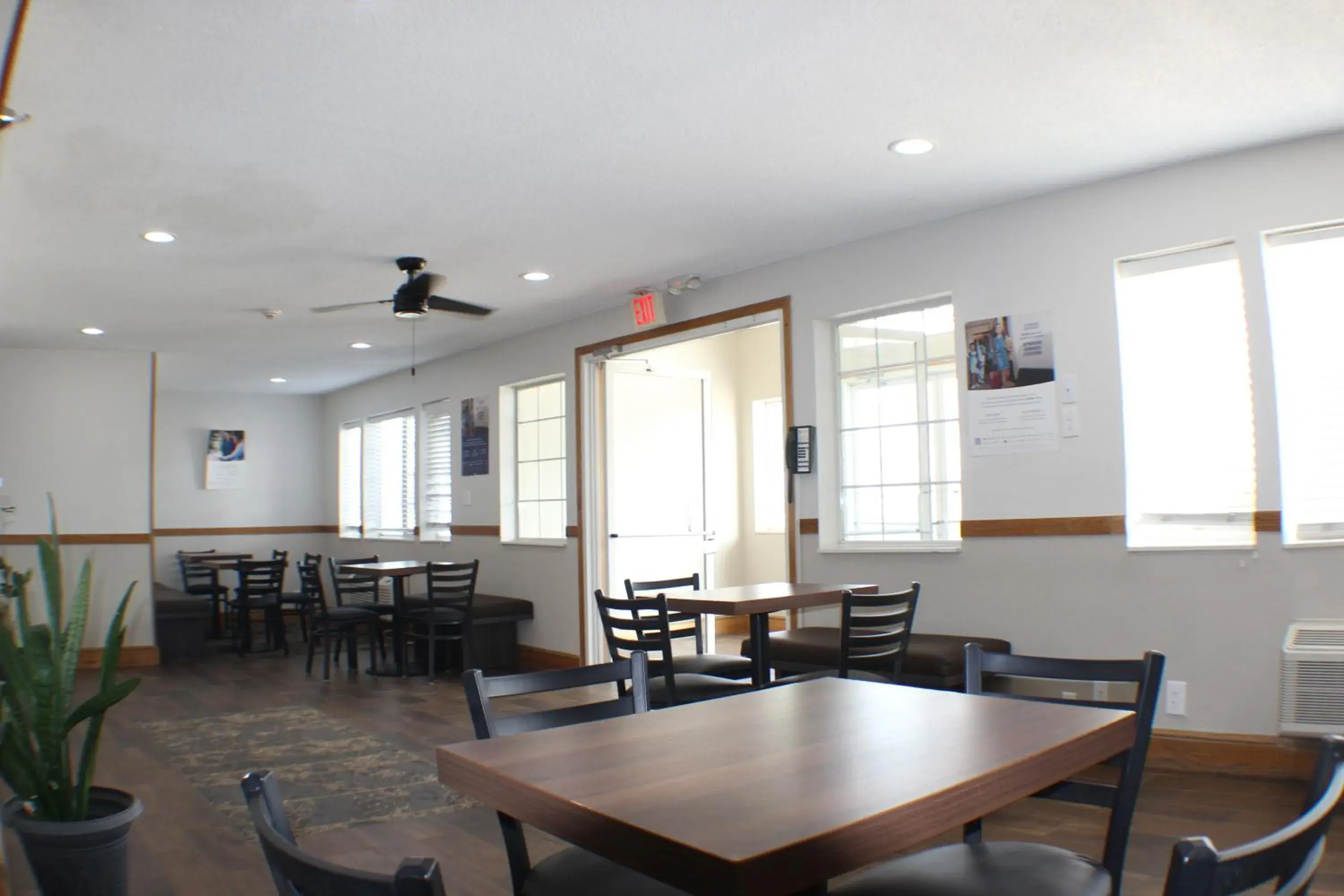 Breakfast in Super 8 by Wyndham Gardner Breakfast in Super 8 by Wyndham Gardner