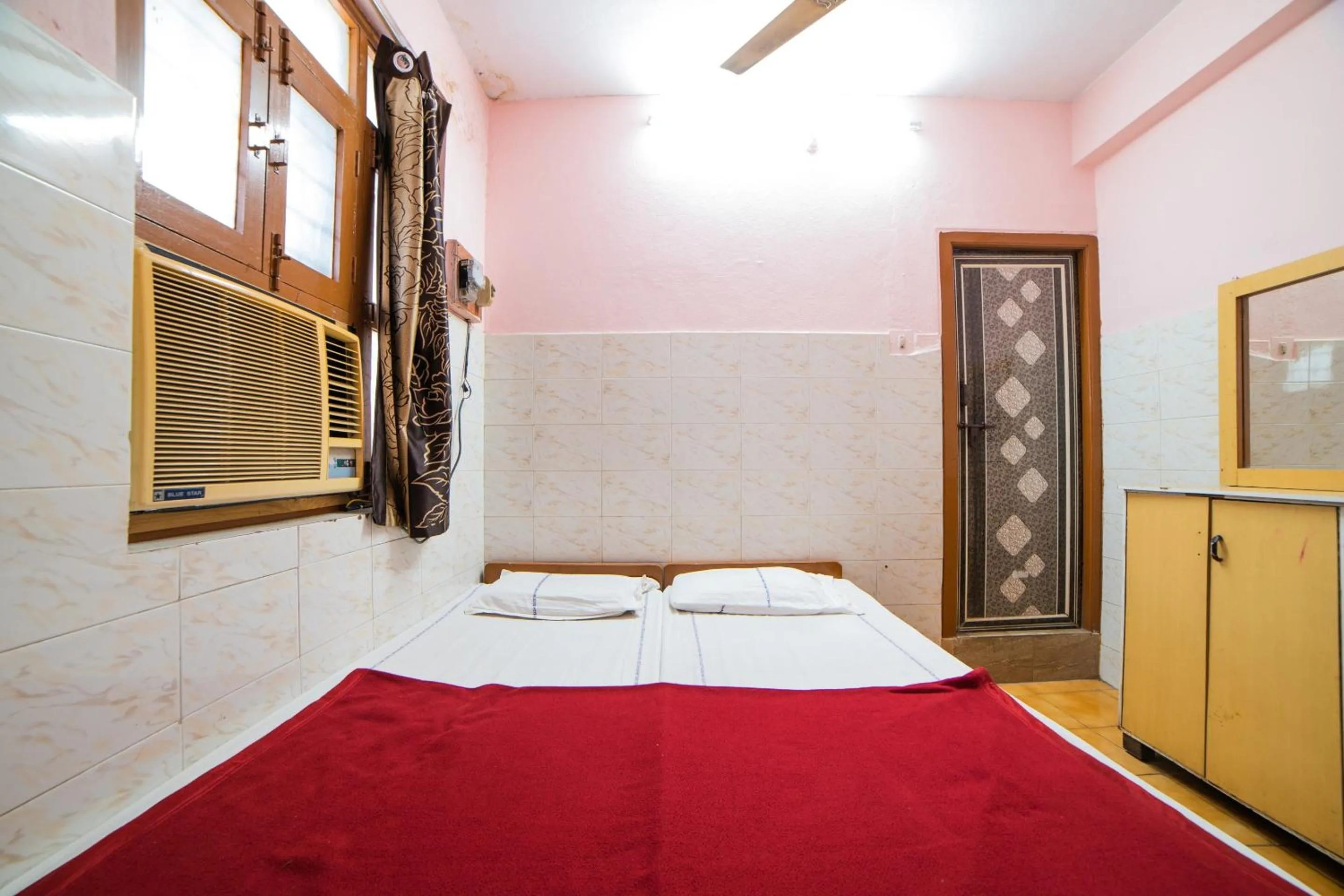 Bedroom, Bed in Hotel O Sree Radha Lodge Near Snow World