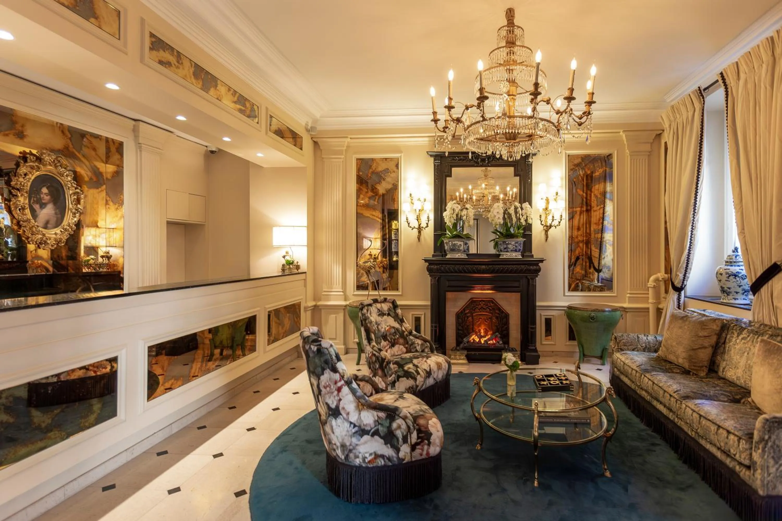 Lobby or reception in Hotel West-End