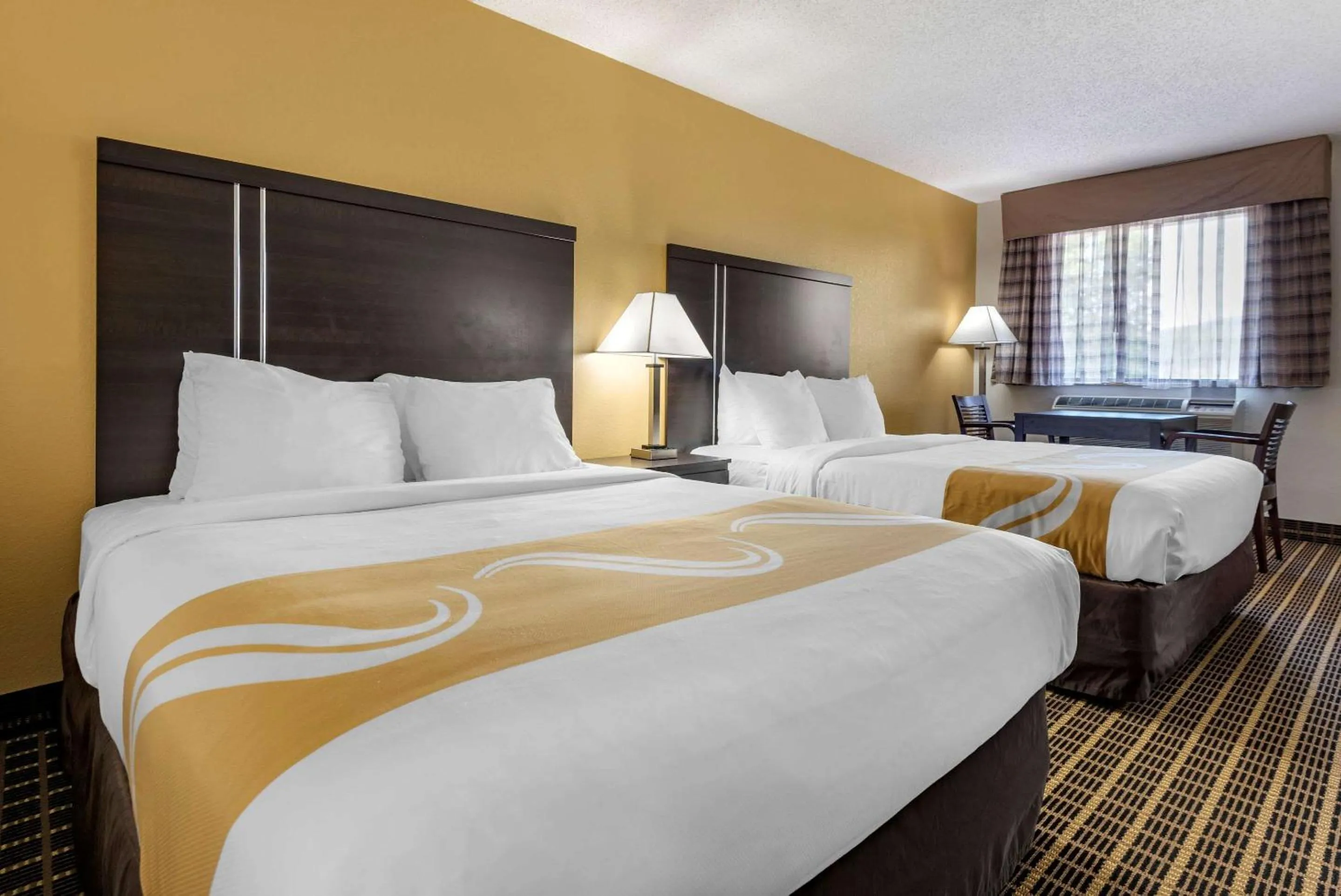 Bedroom, Bed in Quality Inn & Suites Warren