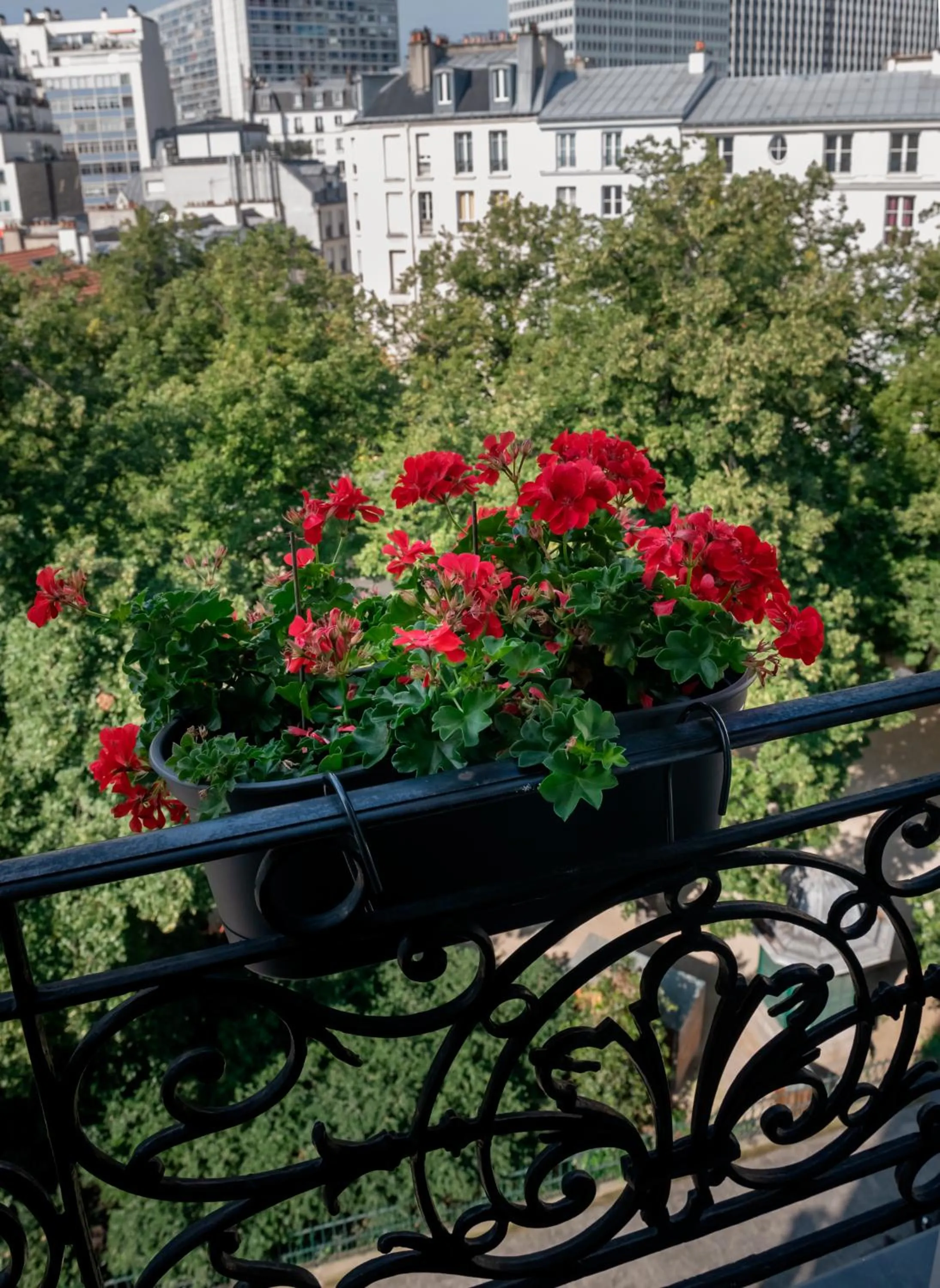 City view in Hôtel du Parc Montparnasse