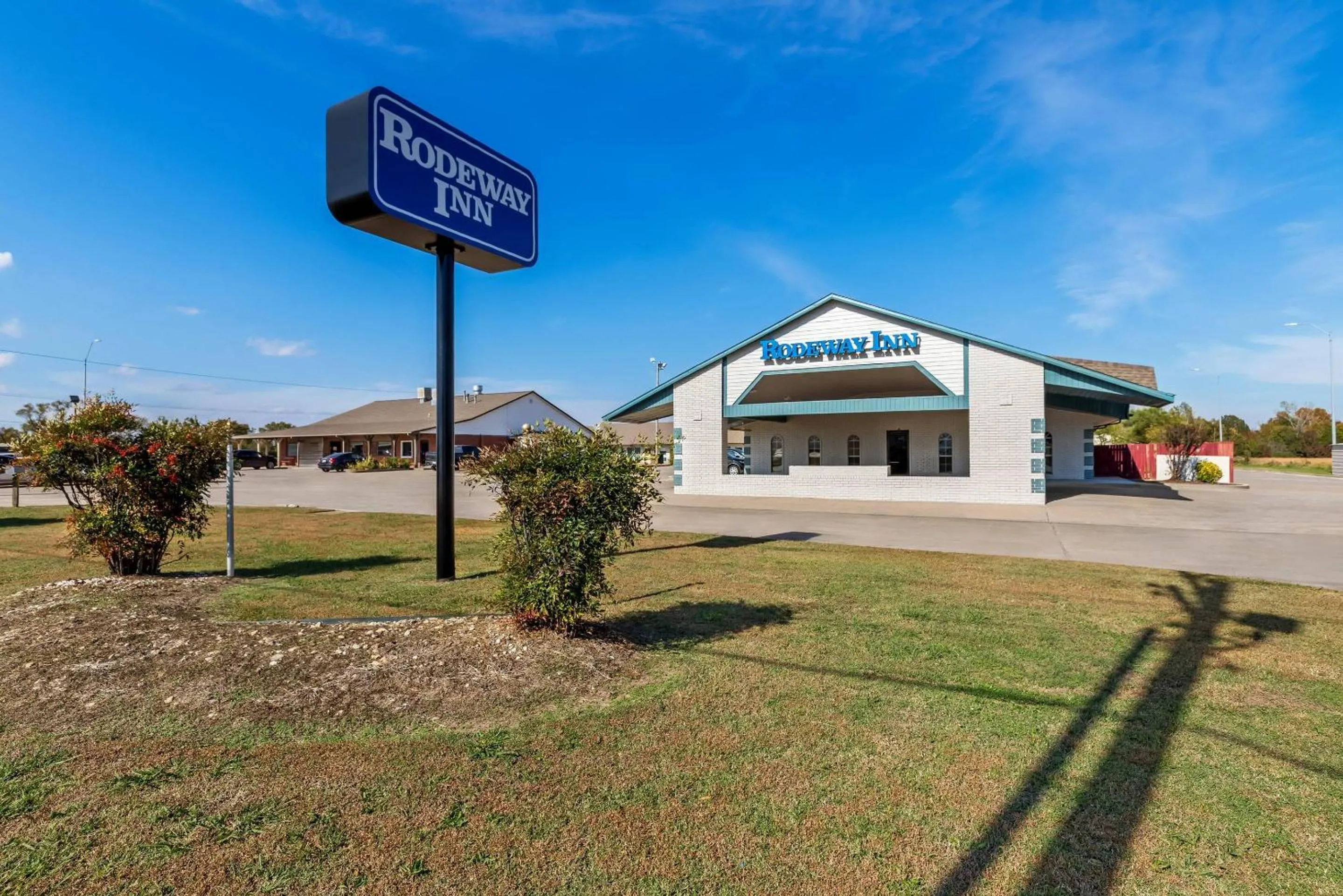 Property building in Rodeway Inn Muskogee
