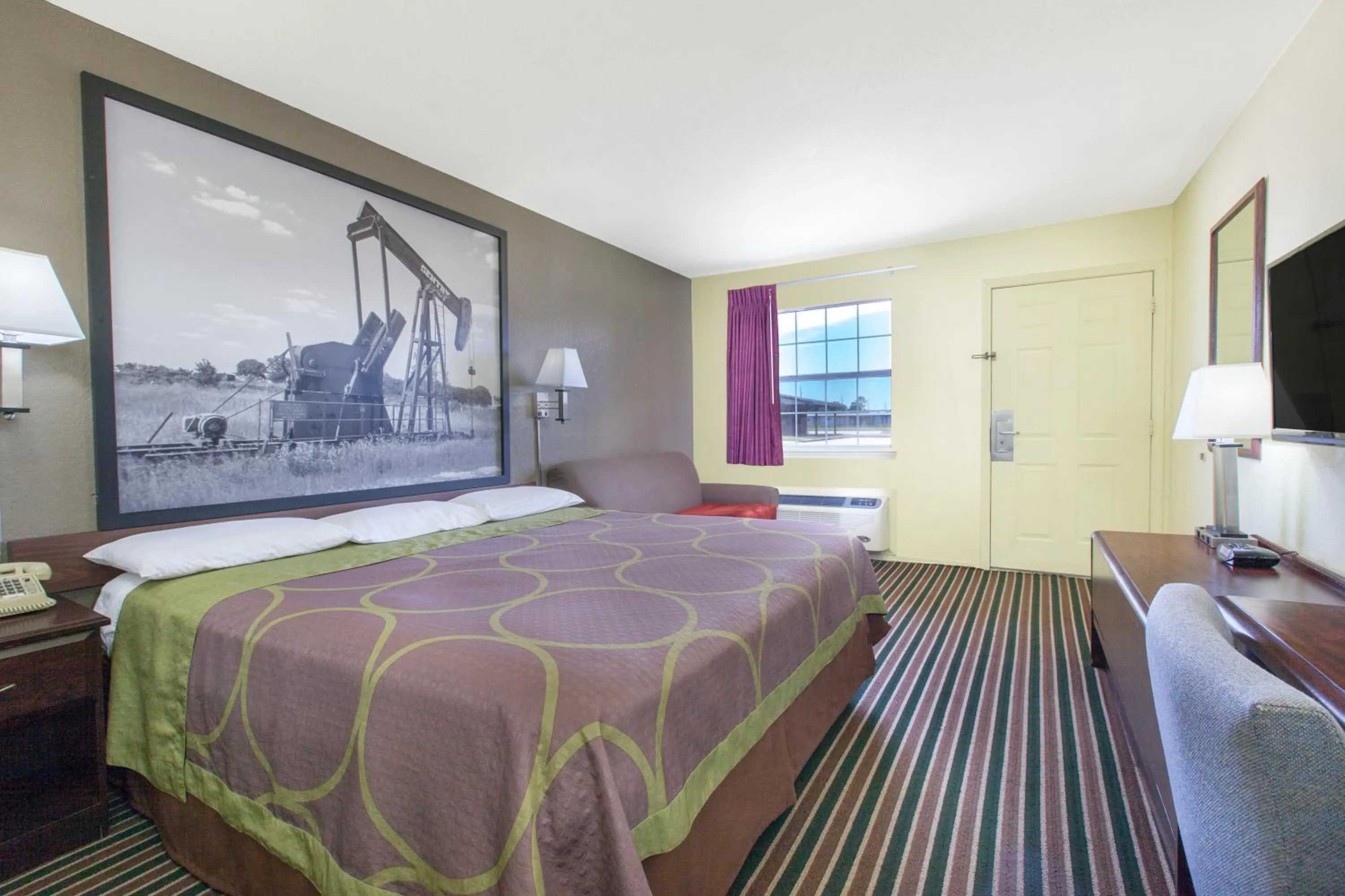 Bedroom, Bed in Super 8 by Wyndham Muskogee