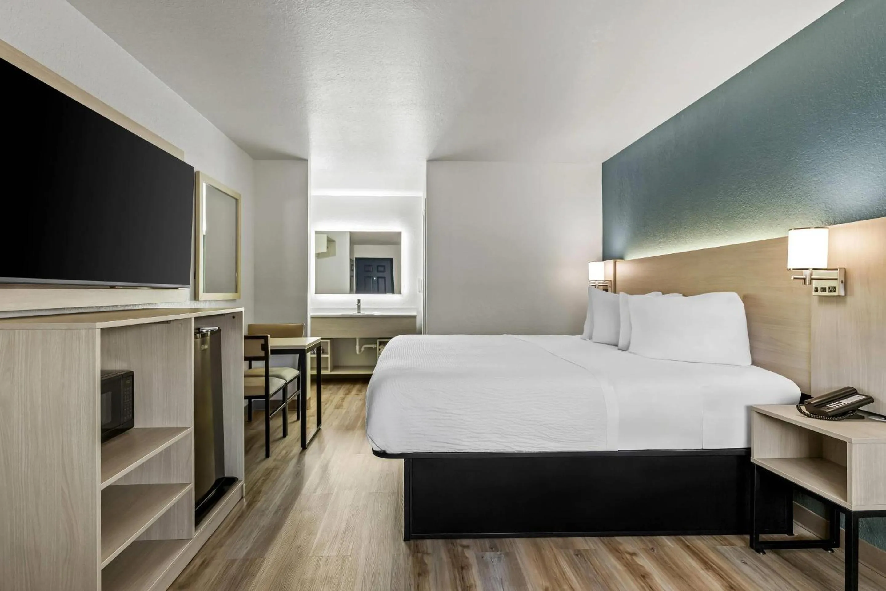 Bedroom, Bed in Rodeway Inn Muskogee