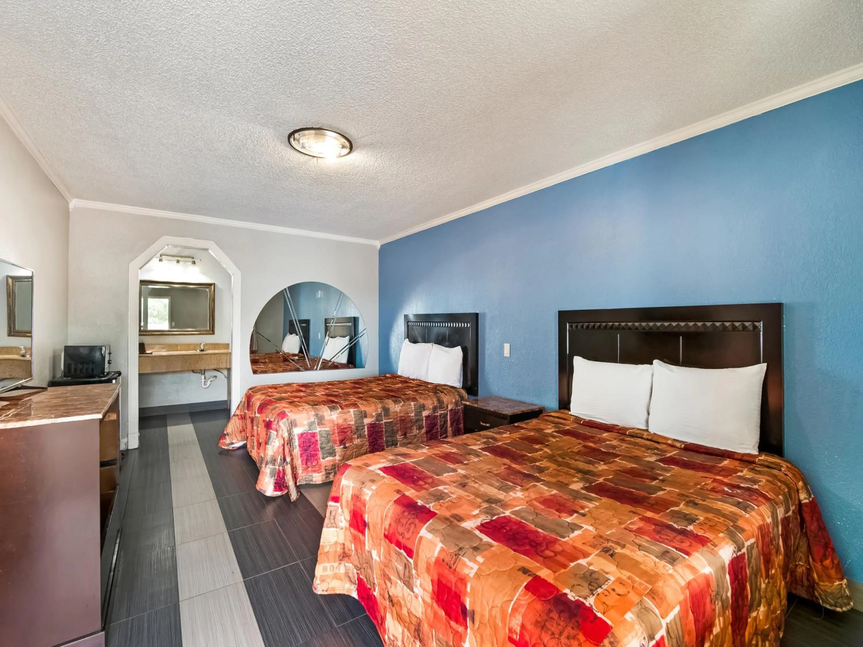 Bedroom in OYO Hotel Houston I-69 & I-610