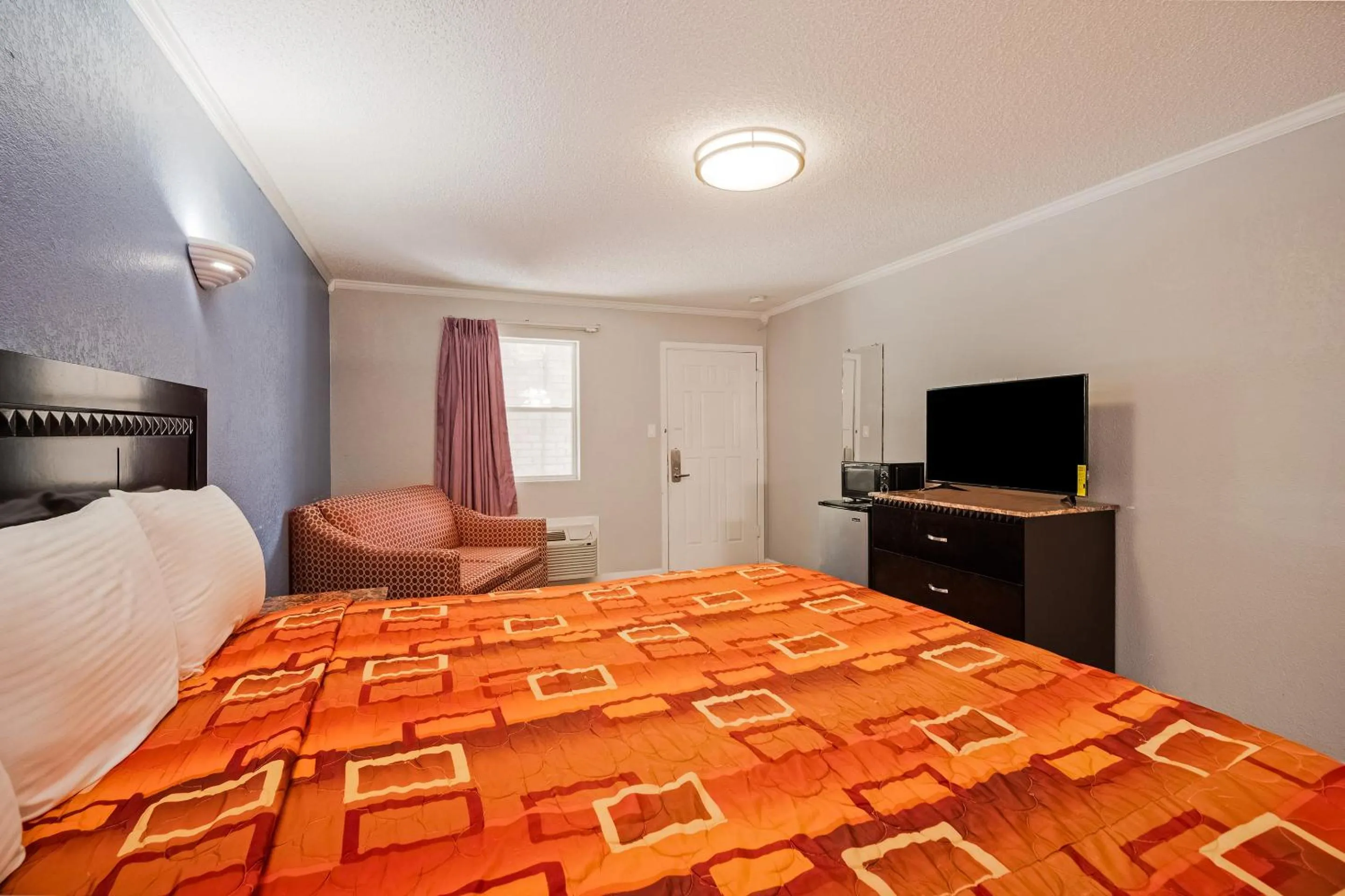 Bedroom in OYO Hotel Houston I-69 & I-610