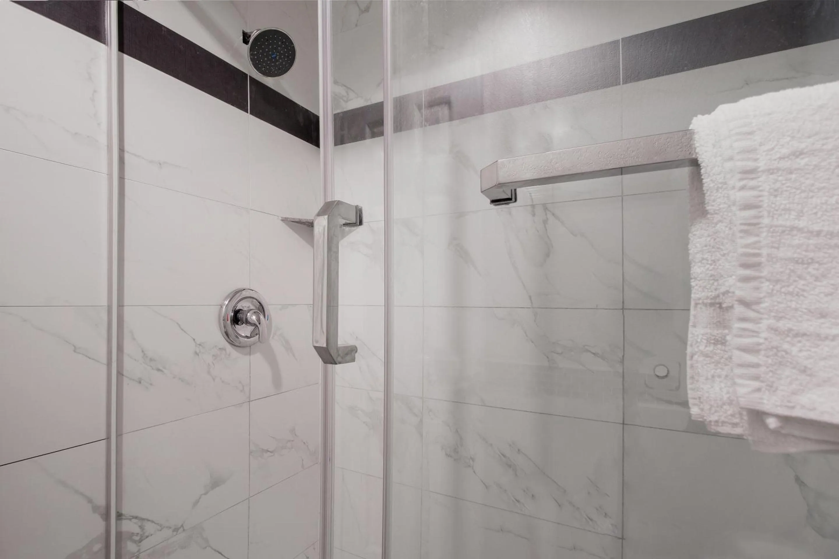 Bathroom in OYO Hotel Houston I-69 & I-610