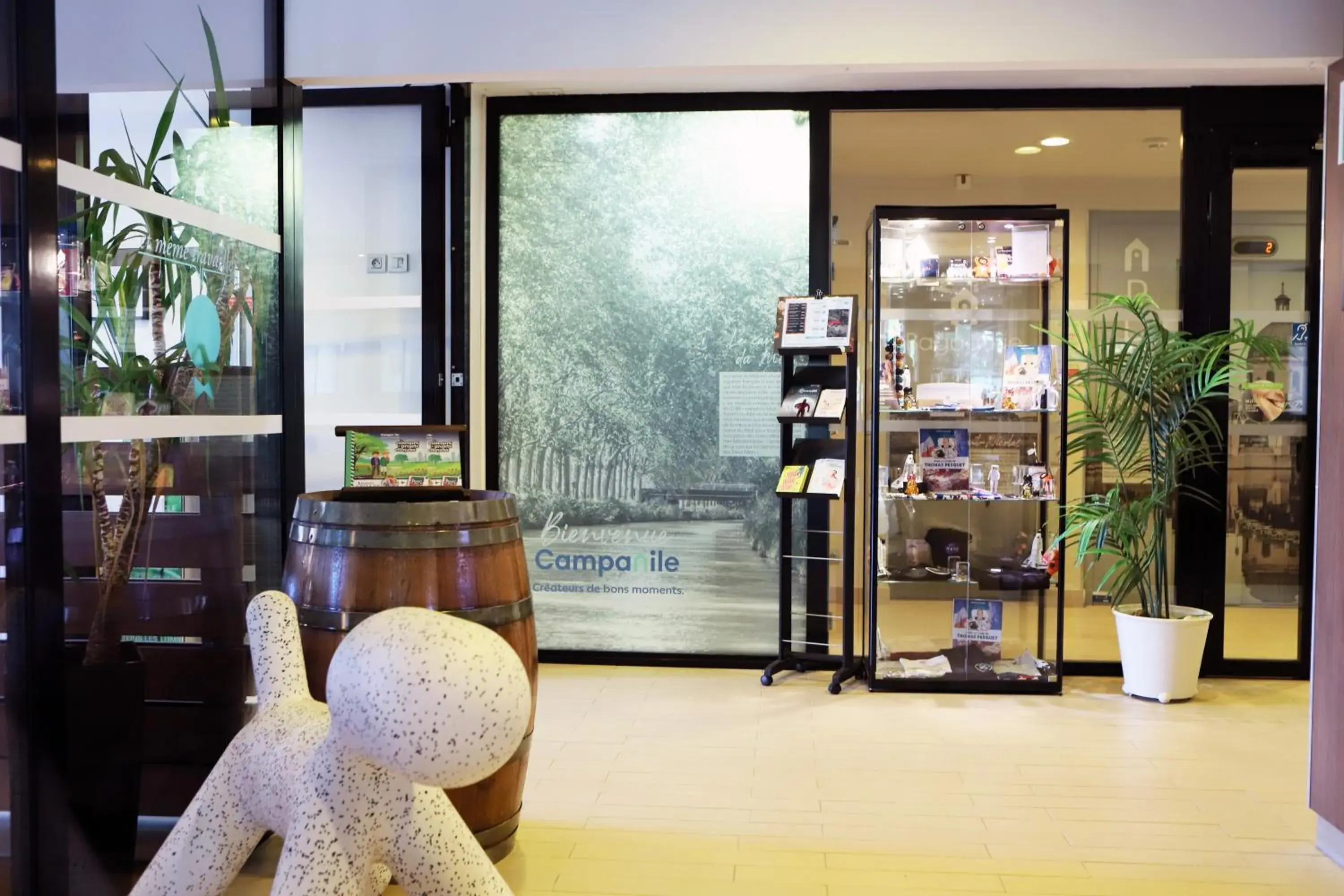 Lobby or reception in Campanile Toulouse Balma - Cité de l'Espace Lobby or reception in Campanile Toulouse Balma - Cité de l'Espace