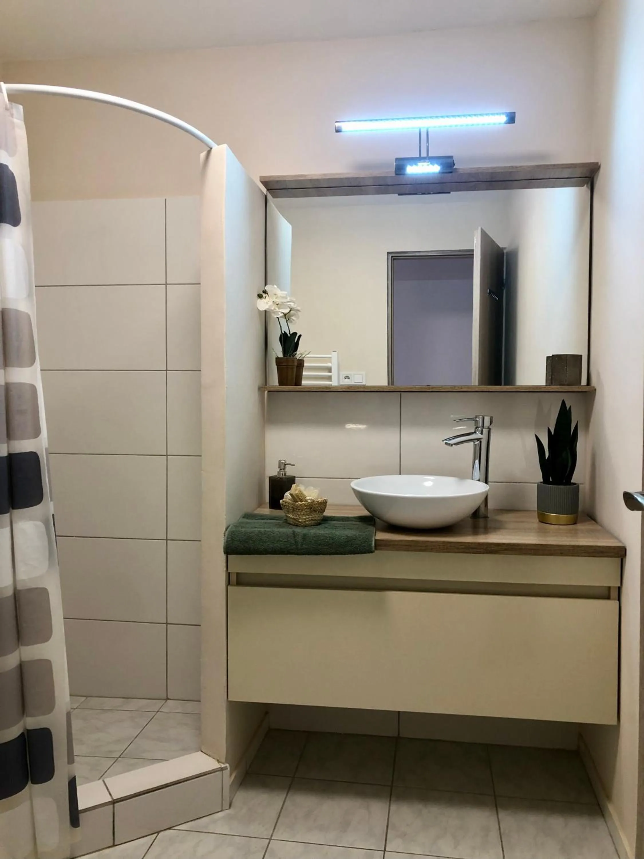 Bathroom in Alenso Guesthouse