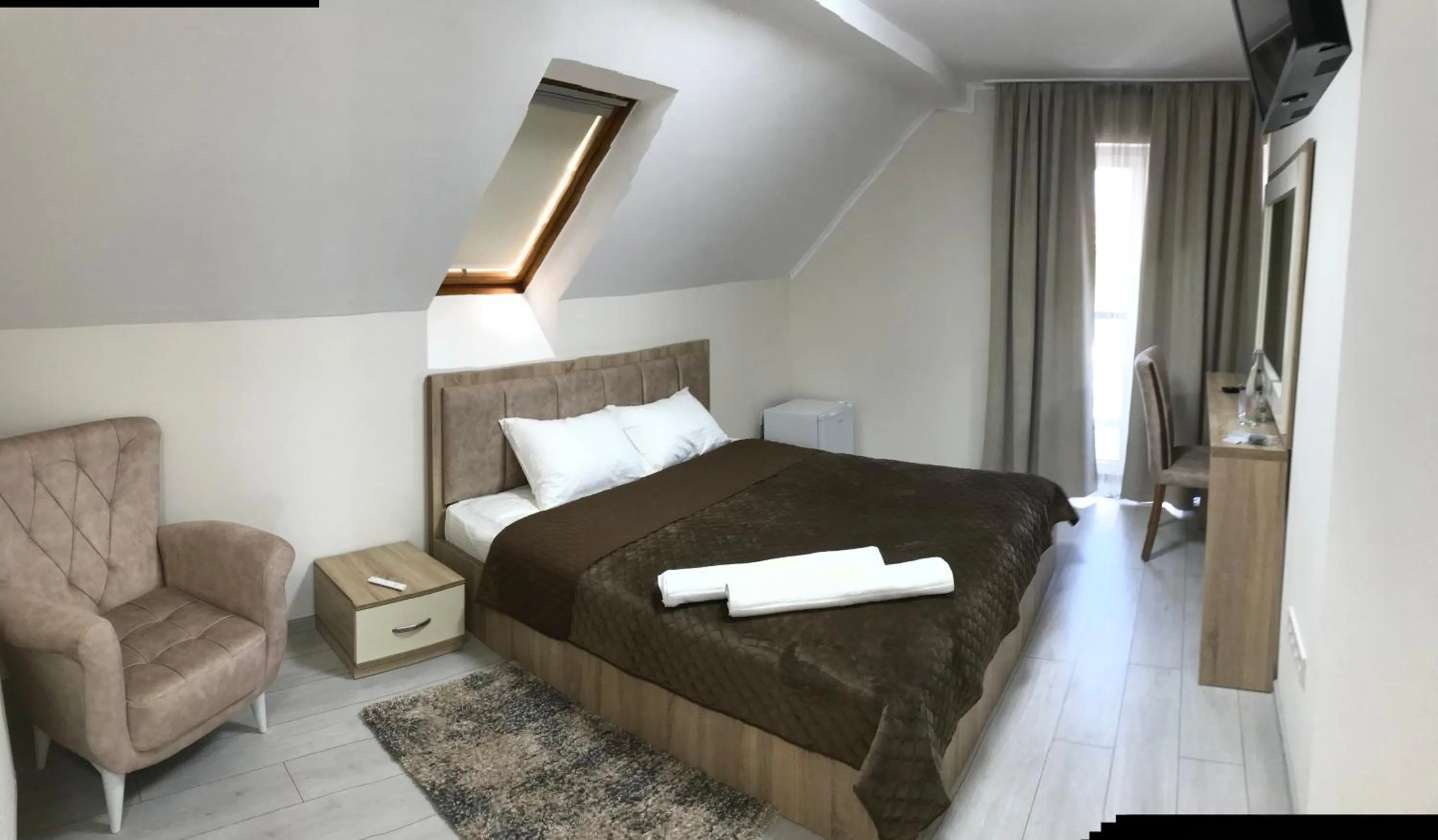 Photo of the whole room, Bed in Alenso Guesthouse