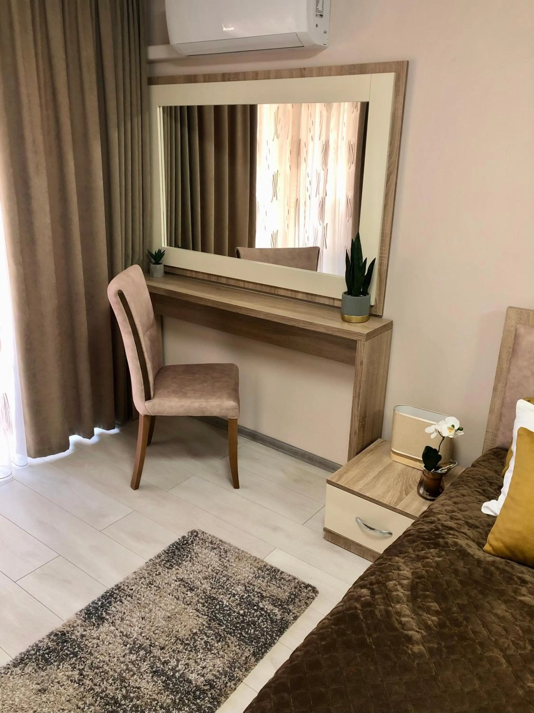 Seating area, Bed in Alenso Guesthouse