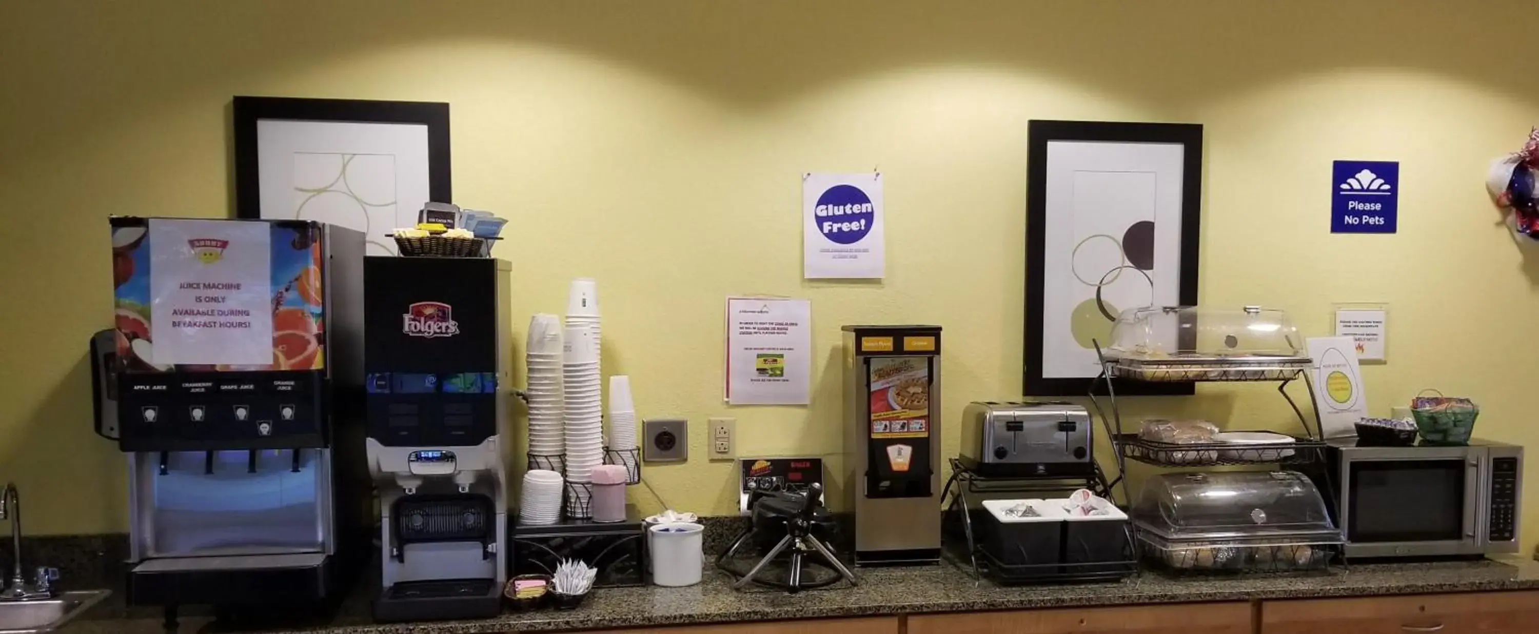 Breakfast in Microtel Inn & Suites by Wyndham Delphos Breakfast in Microtel Inn & Suites by Wyndham Delphos