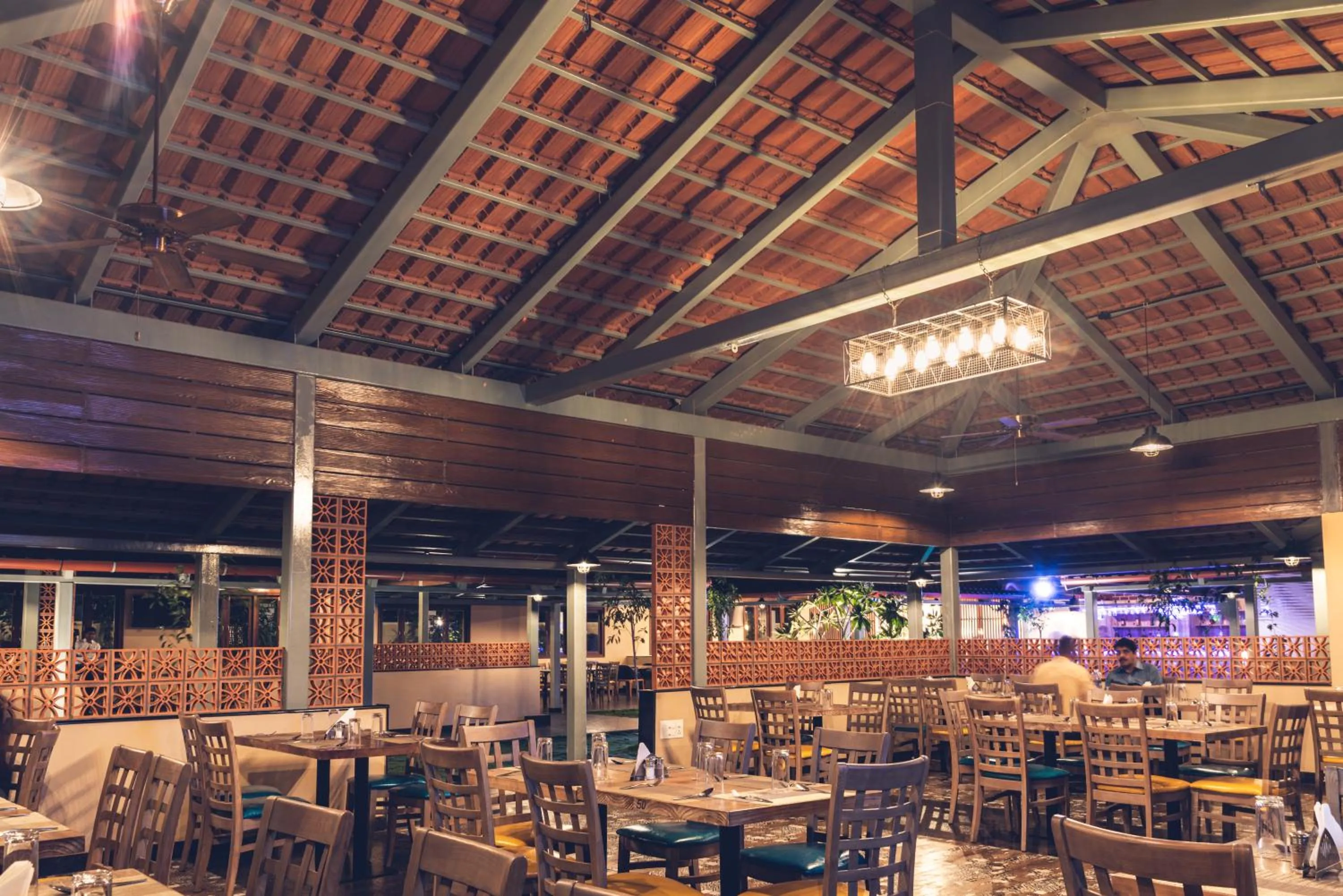 Restaurant/places to eat in Hotel RK Gardenia