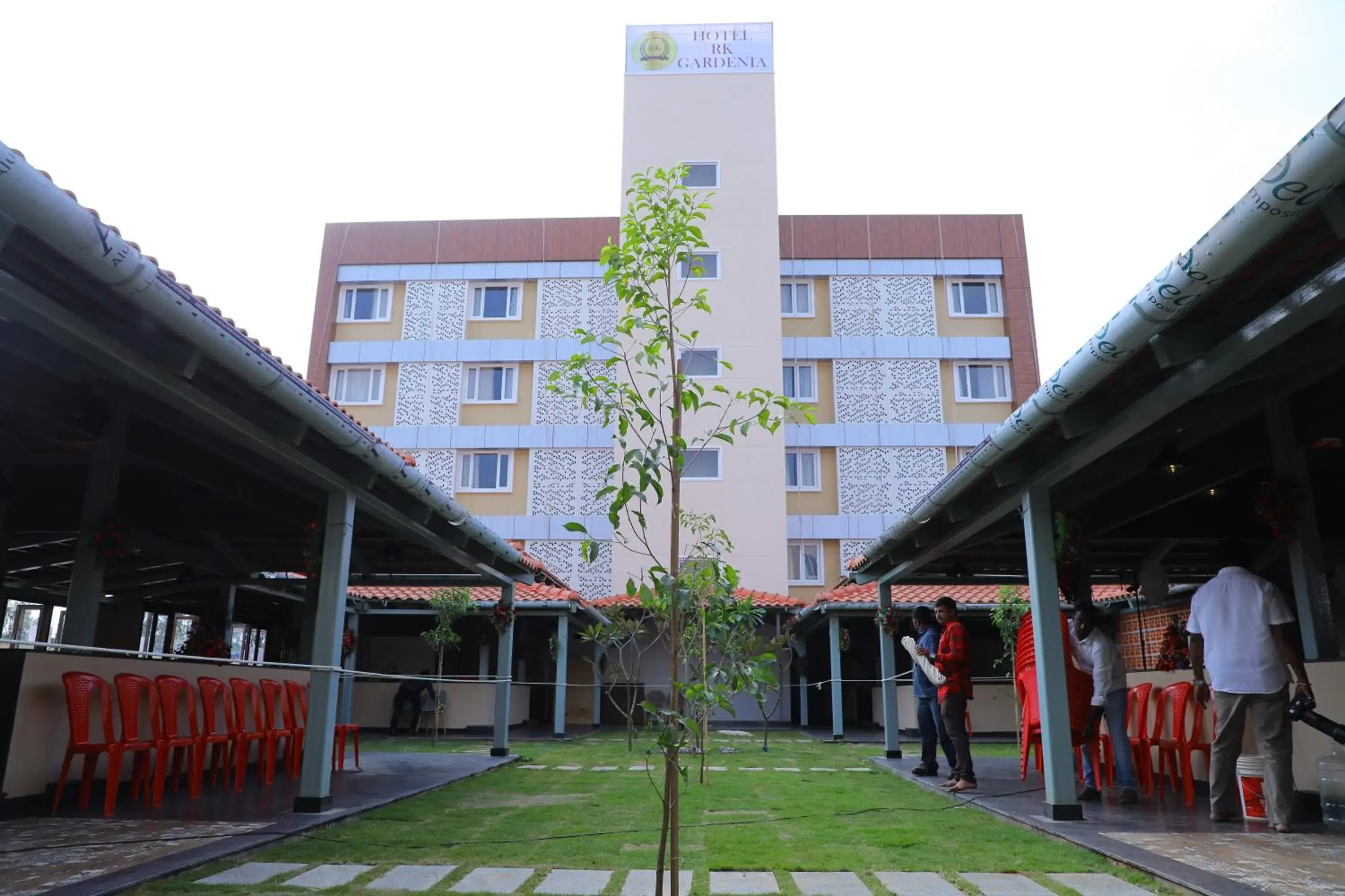 Property building in Hotel RK Gardenia Property building in Hotel RK Gardenia