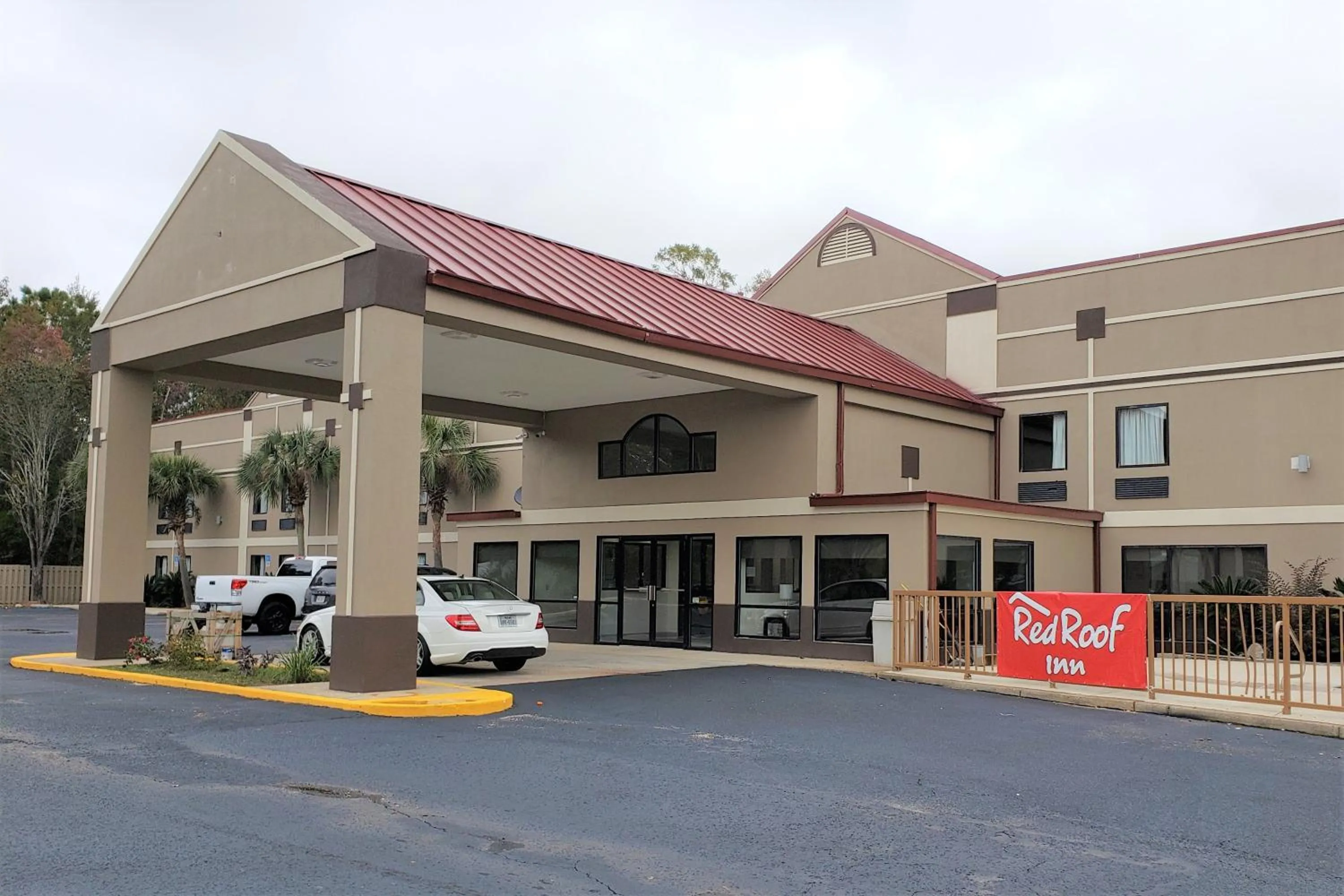 Property building in Red Roof Inn Moss Point