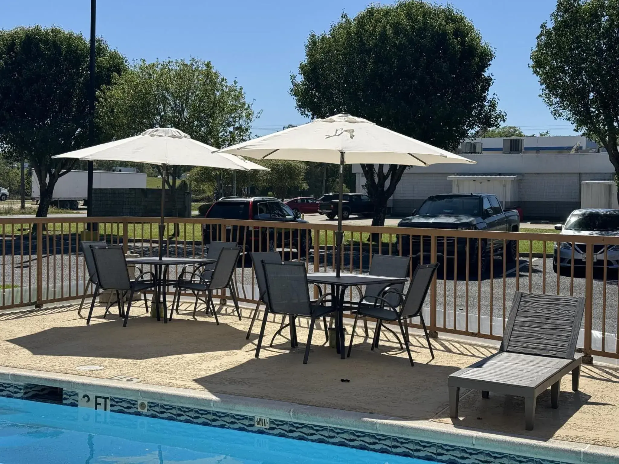 Swimming pool in Red Roof Inn Moss Point Swimming pool in Red Roof Inn Moss Point